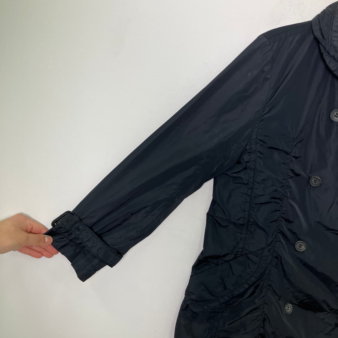 06FW 이세이미야케 블랙 나일론 더블 브레스티드 코트  상품이미지7