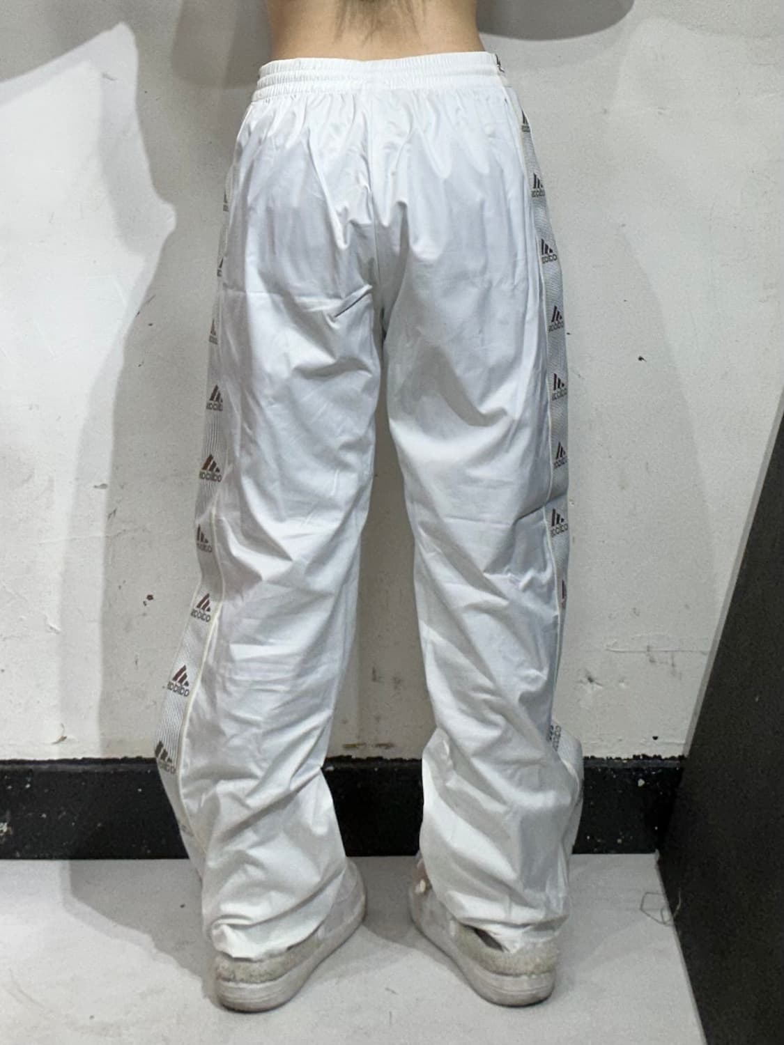 아디다스 화이트 사이드 라인 로고 와이드 트레이닝 바지 트랙 팬츠 M 상품이미지3