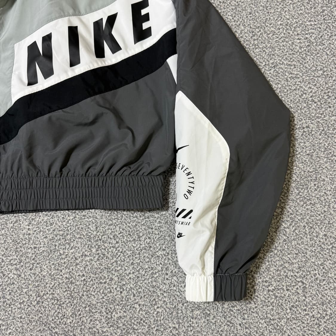 [정가 12만원] 나이키 우븐 스트리트 크롭 바람막이 상품이미지6