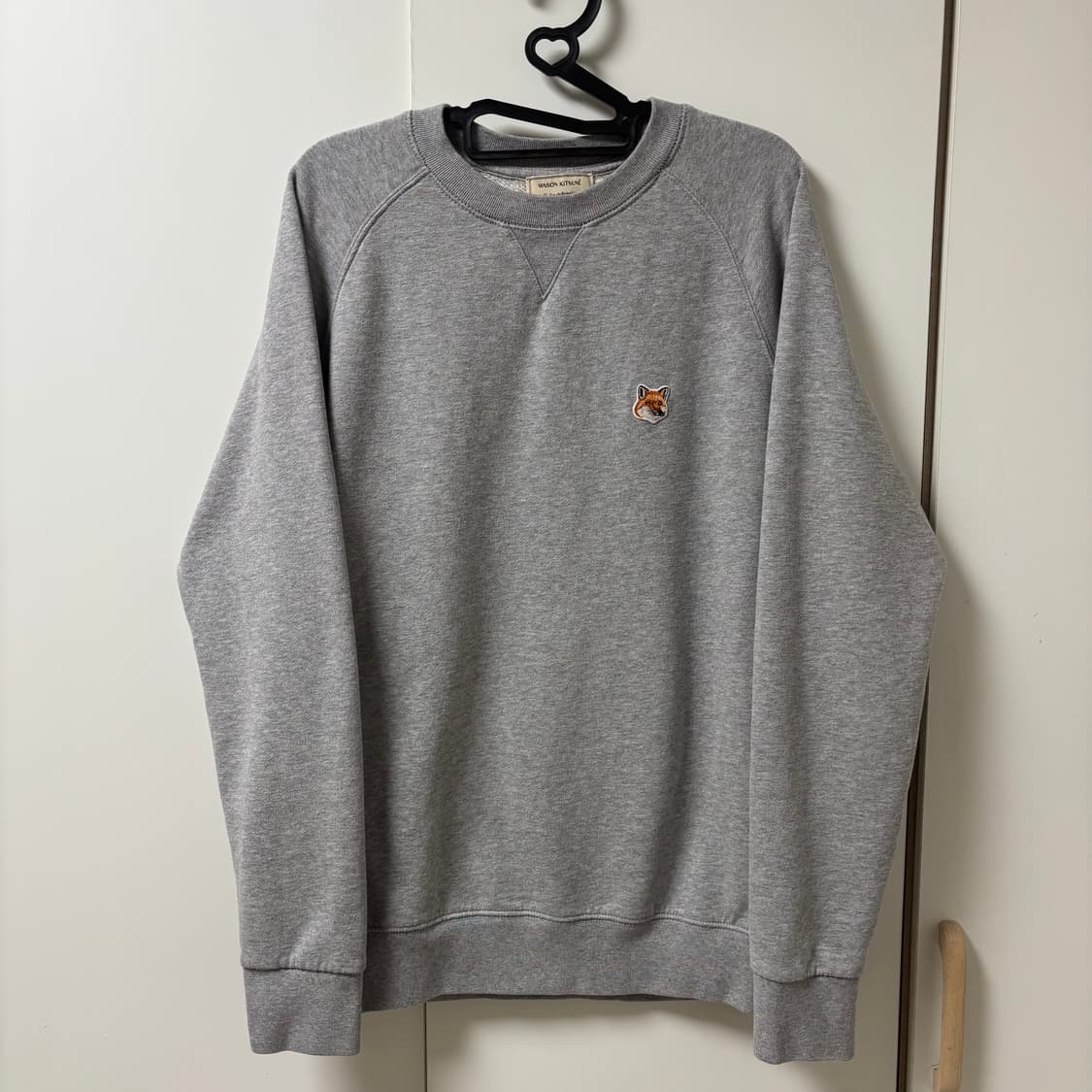 메종키츠네 폭스헤드 맨투맨 M 그레이 상품이미지2