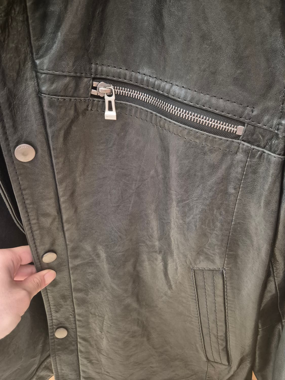 Hugo Boss 블랙 램 가죽 하이넥 바이커 자켓 상품이미지6