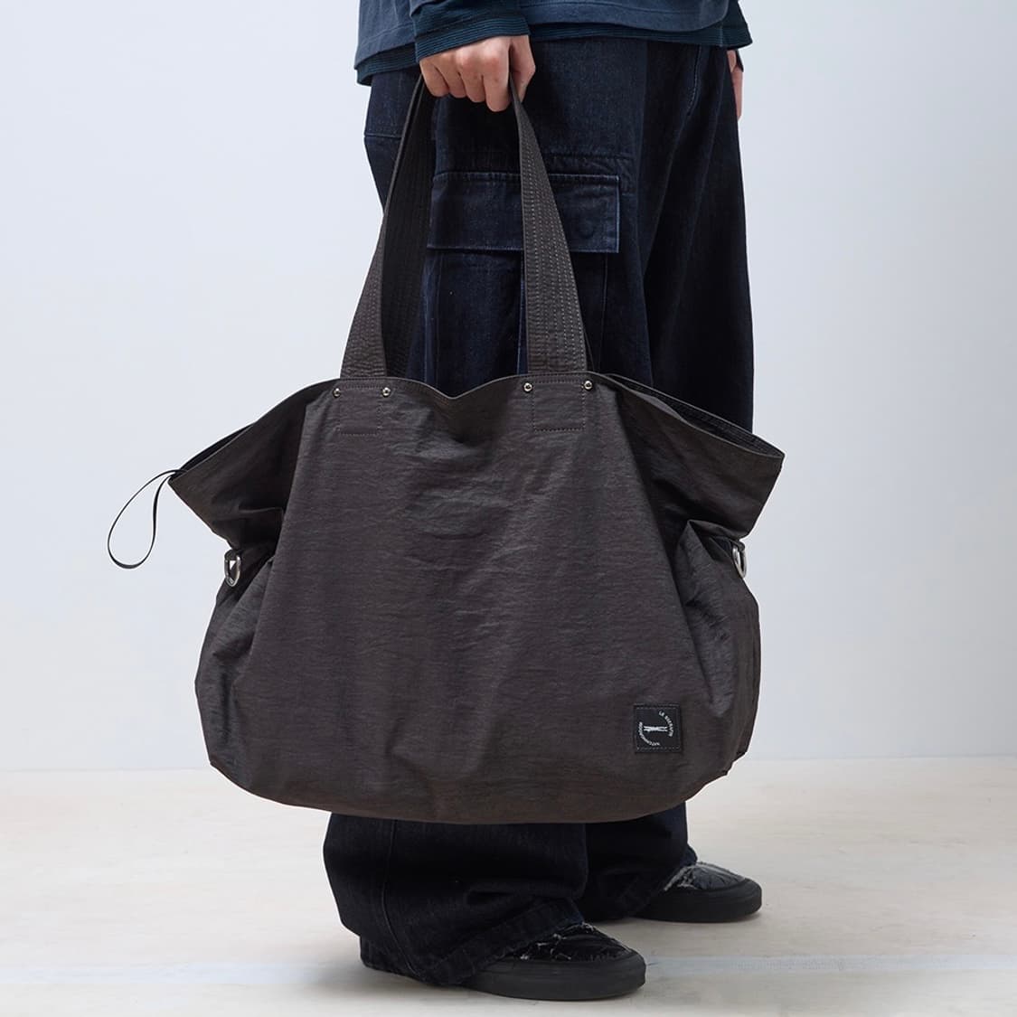 해칭룸 X 르세라핌 숄더백 상품이미지2