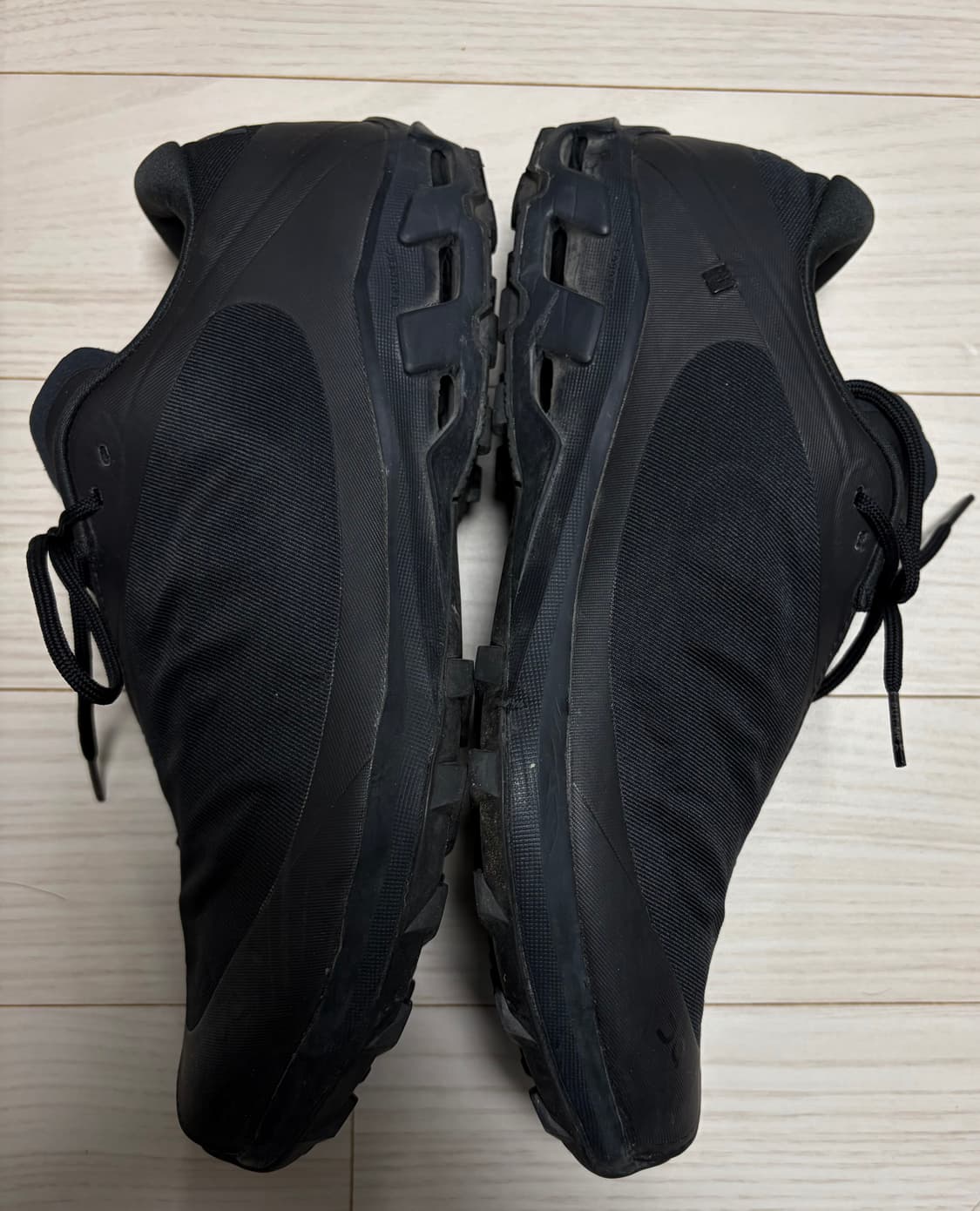 파프 온 클라우드벤쳐 피크 올 블랙 260 상품이미지3