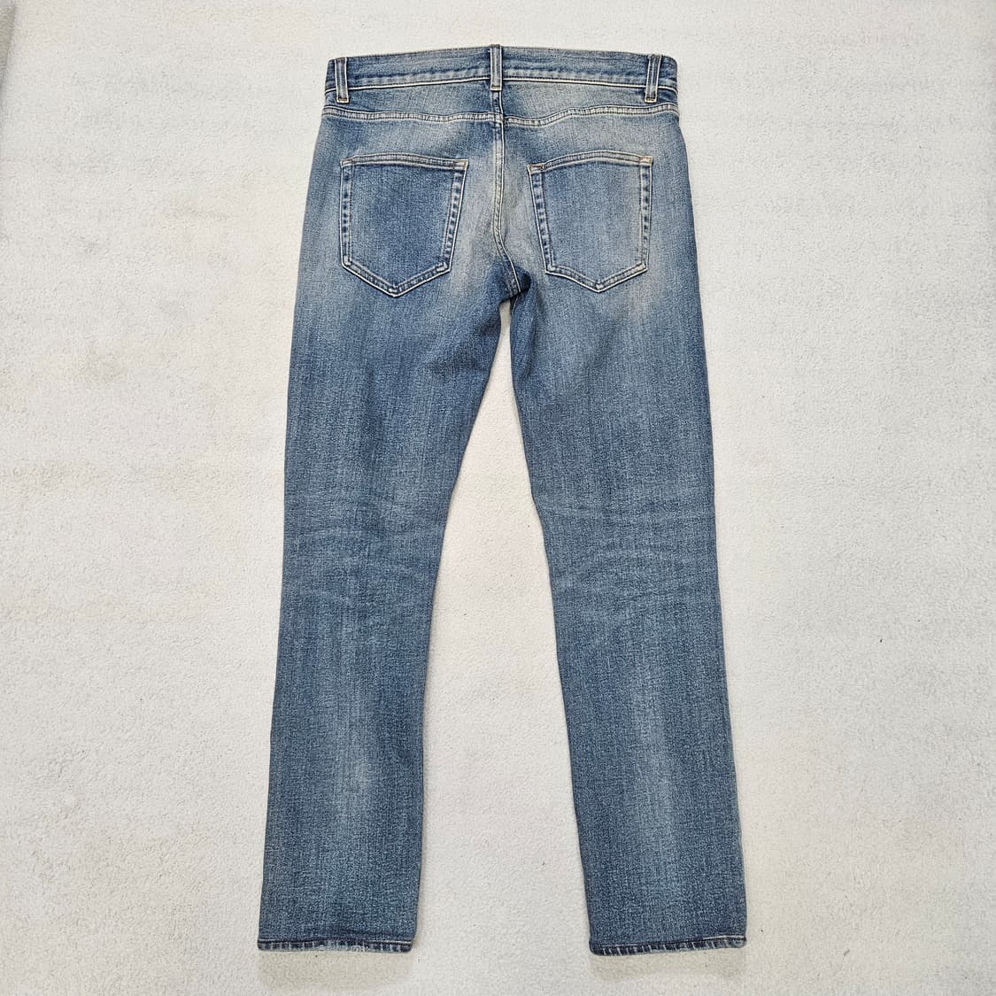 생로랑 D02 워싱 데님 팬츠 30 상품이미지4