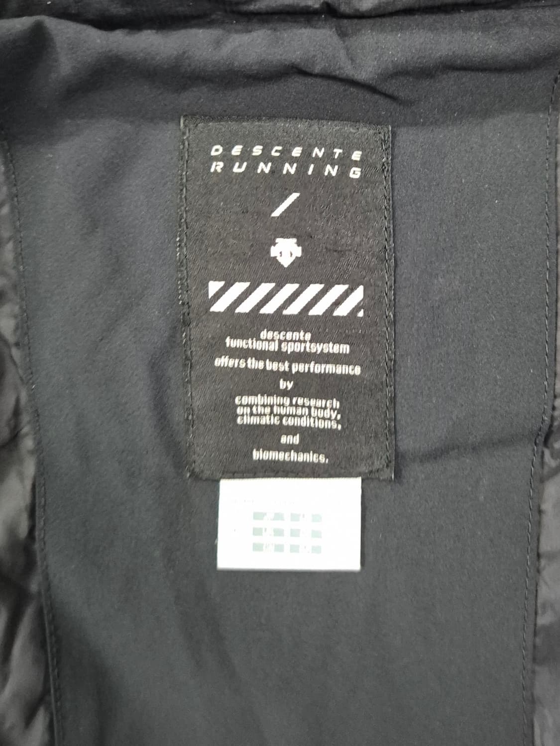 DESCENTE 조끼패딩 상품이미지3