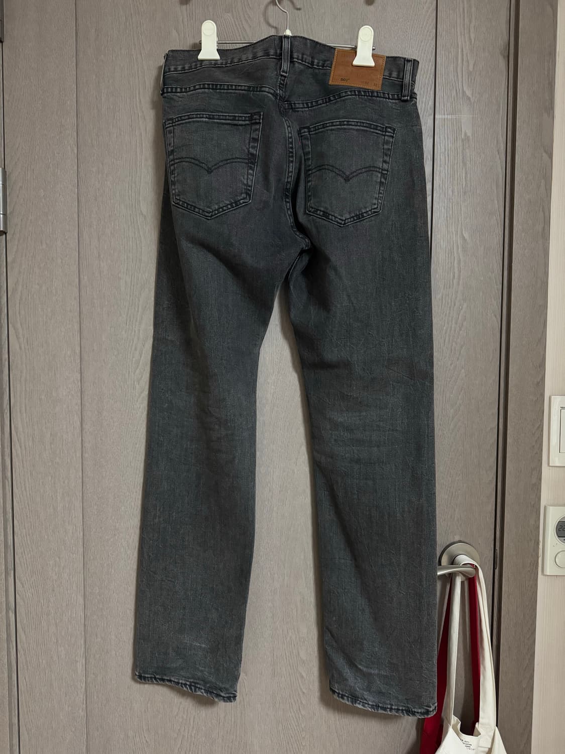 32/32]리바이스 501 흑청 데님 팬츠 상품이미지2