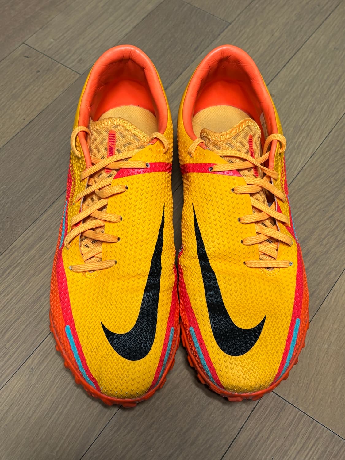 나이키 팬텀 gt2 프로 tf 255 상품이미지1