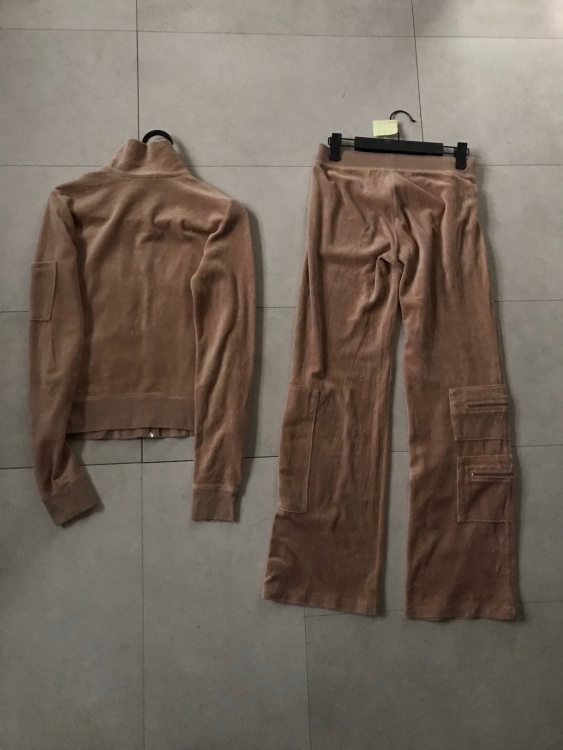 쥬씨꾸뛰르 베이지 벨벳 부츠컷 셋업 상품이미지9