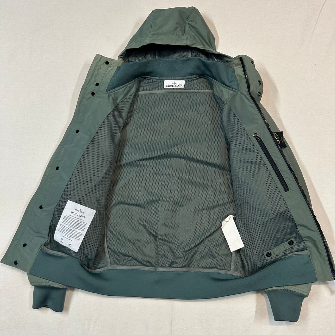 M) 스톤아일랜드 마이크로 렙스 후드 봄버 자켓 상품이미지5