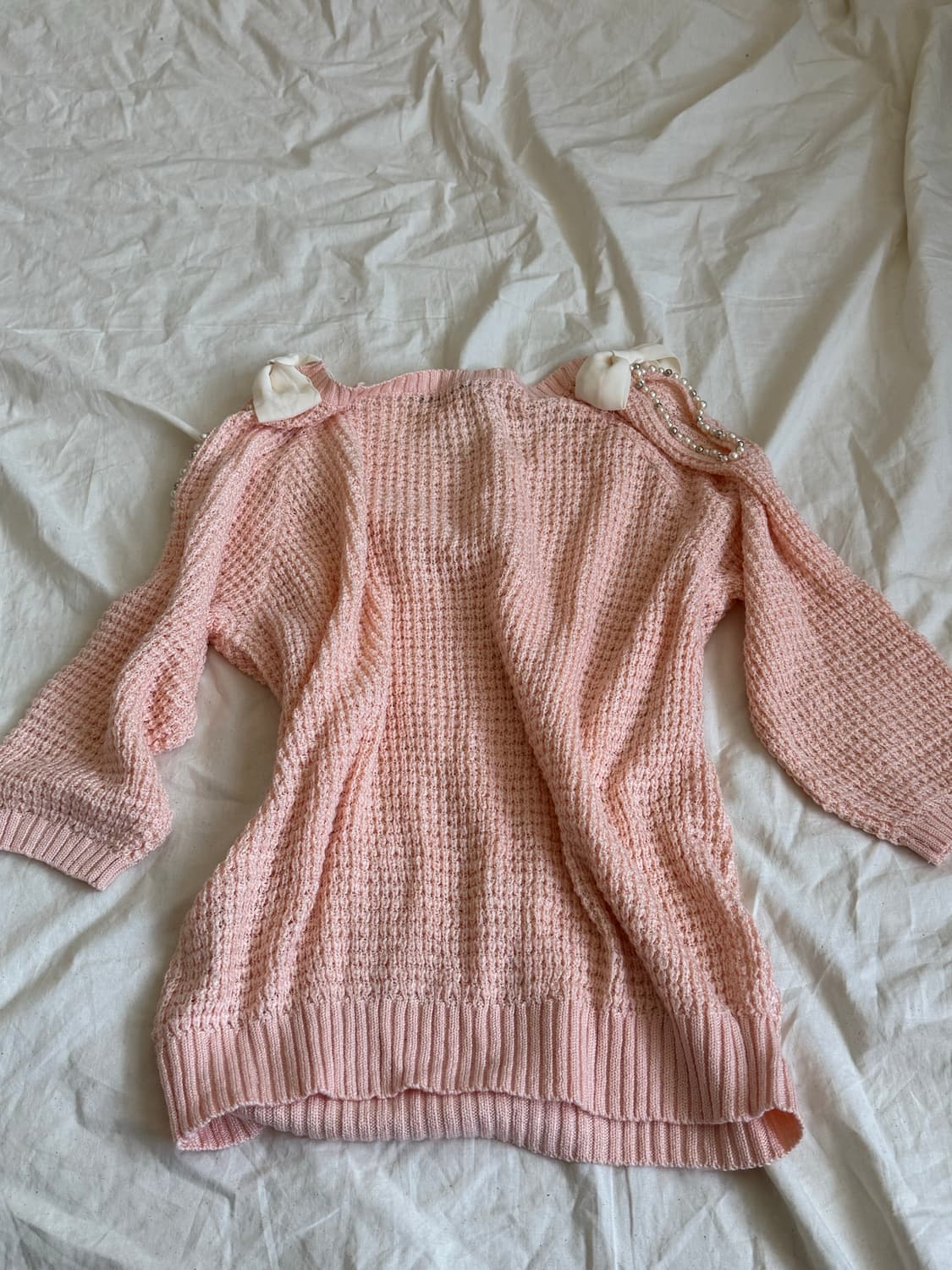 잉그니 핑크코랄 어깨트임 로걀 니트탑 상품이미지5