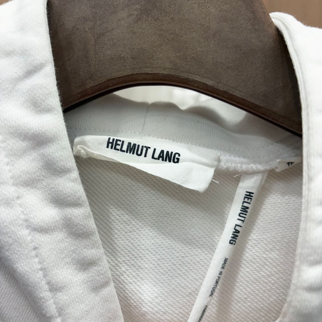 헬무트랭 후드 티셔츠 미니멀 레드 프린트 후면 빅 로고 디테일 화이트 상품이미지6