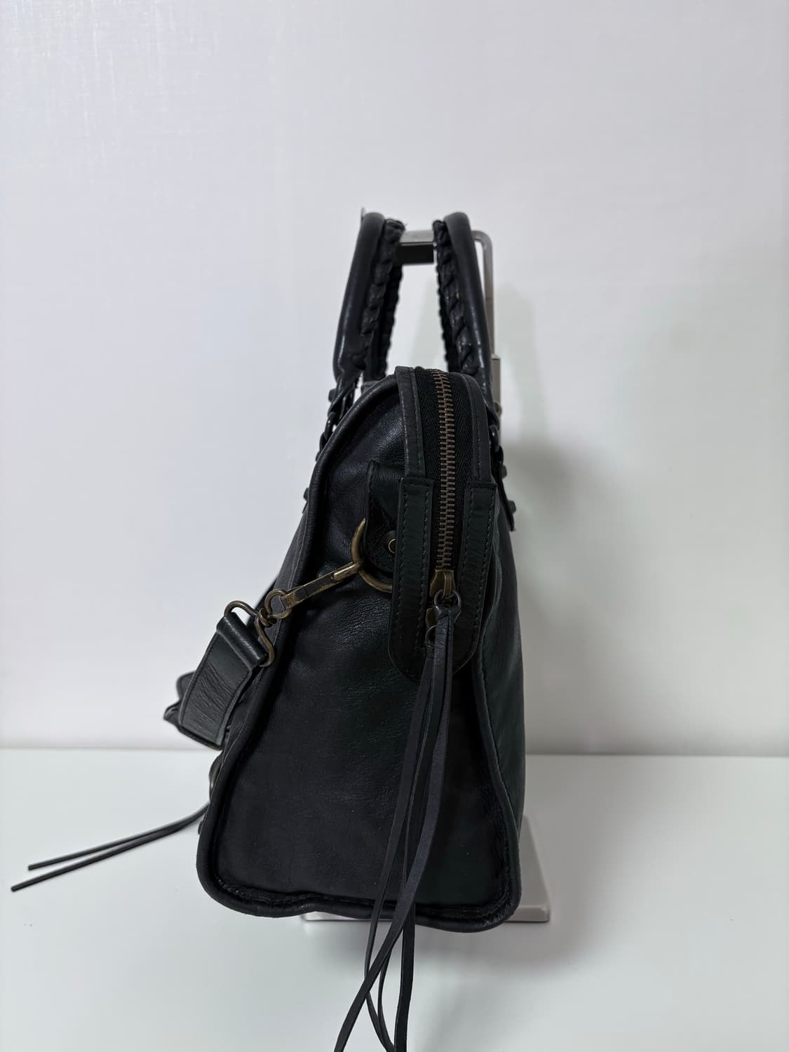 발렌시아가 시티 모터백 블랙 미디움 상품이미지2