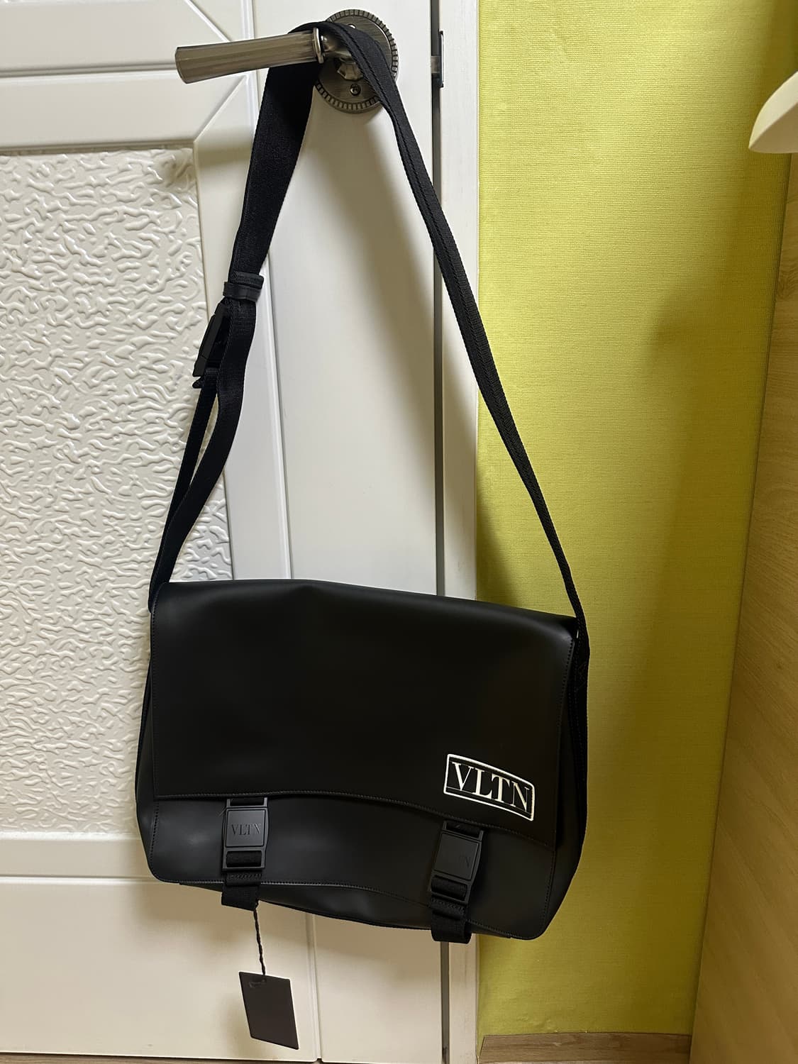 발렌티노 메신저백 상품이미지2