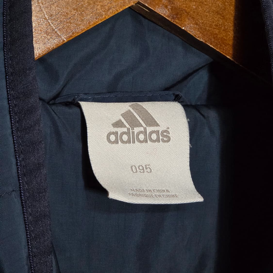 아디다스 삼선 라인 네이비 누빔 점퍼 상품이미지9