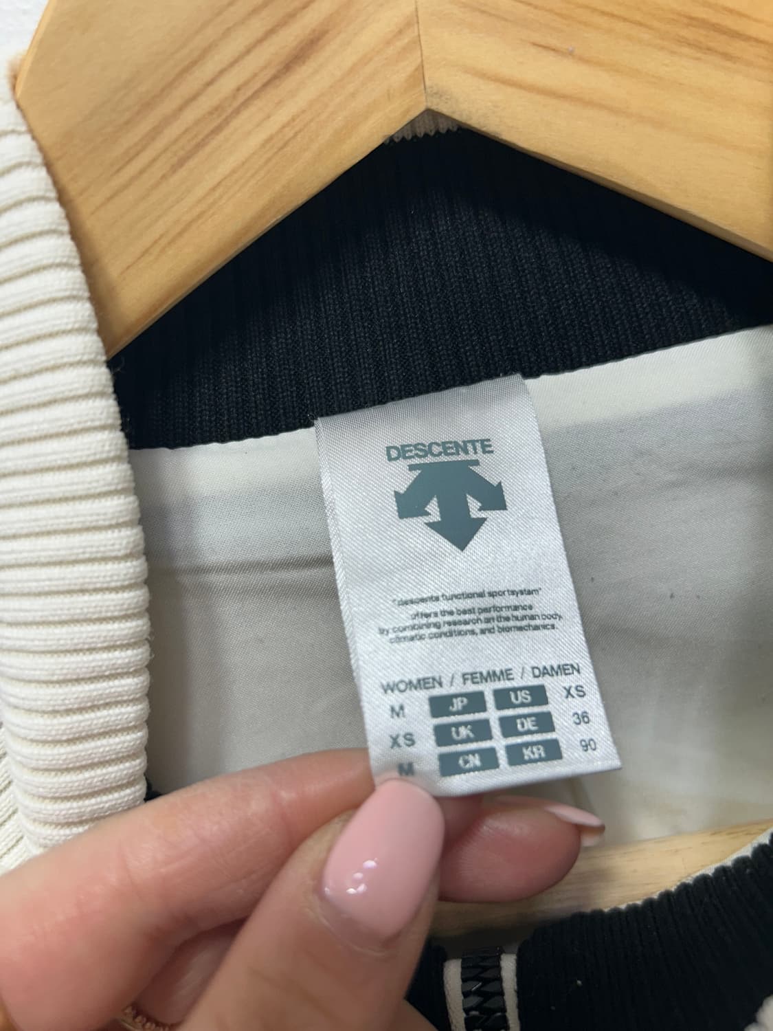 데상트 여성 후리스 양털 봄버자켓 집업 S  상품이미지3