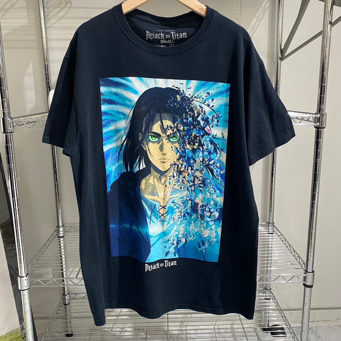 진격의거인 오피셜 애니메이션 티셔츠 상품이미지1