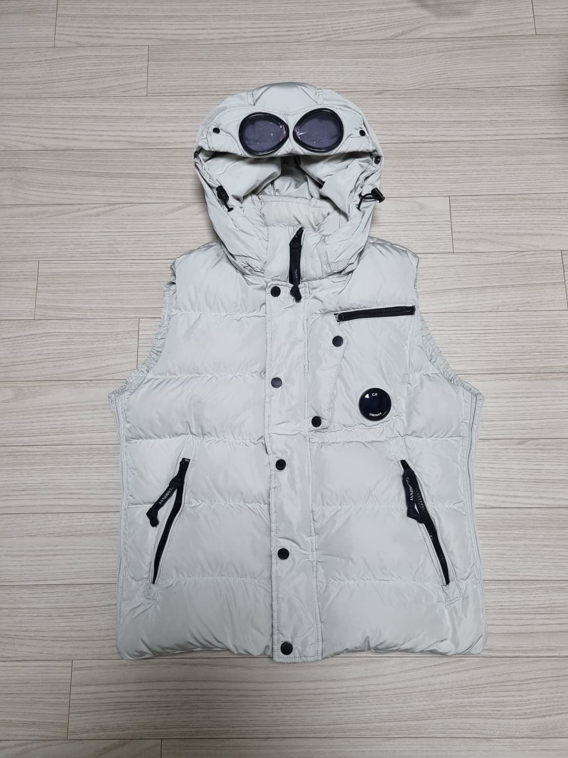 cp컴퍼니 렌즈고글 패딩조끼 상품이미지2