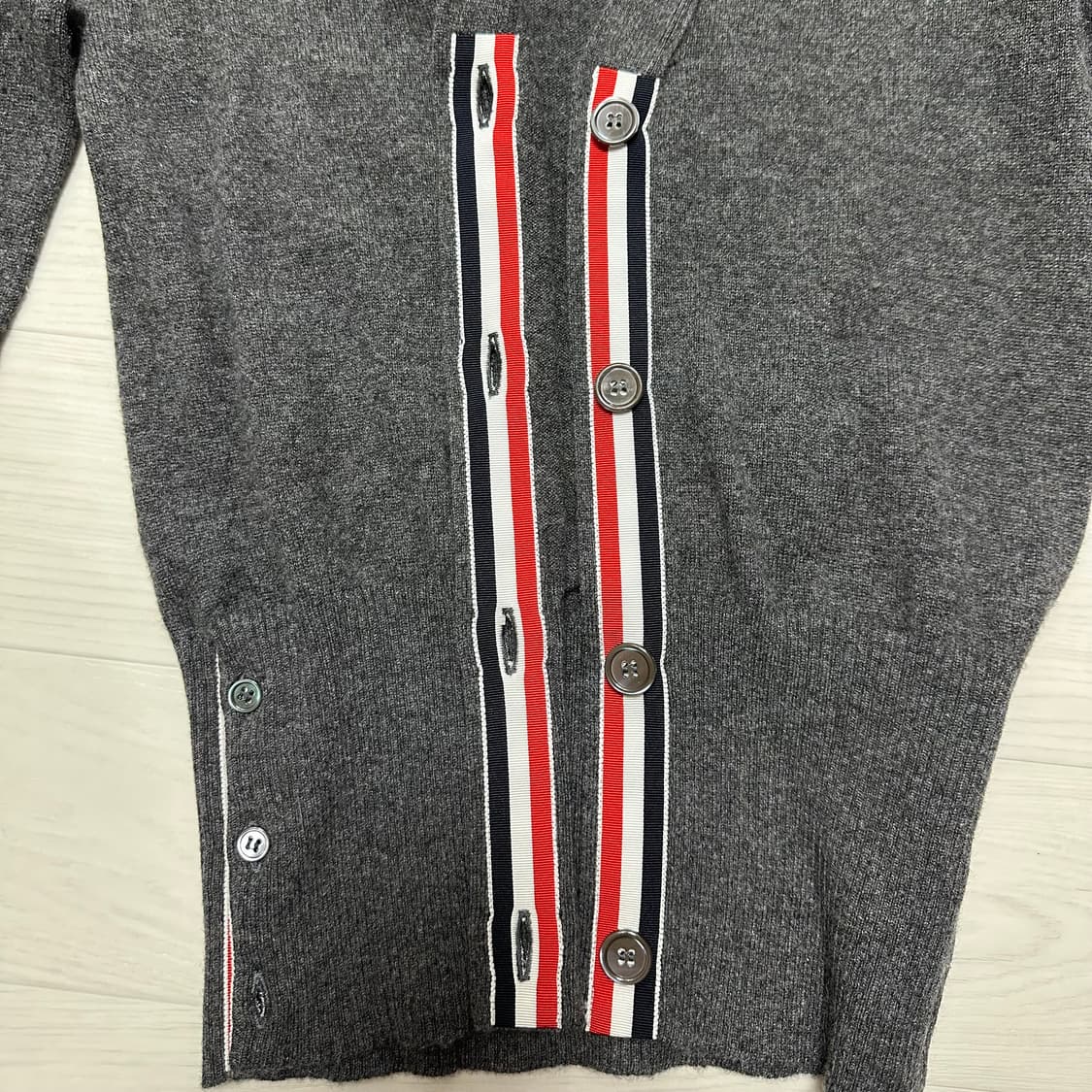 톰브라운 캐시미어 가디건 여성 42사이즈 상품이미지4