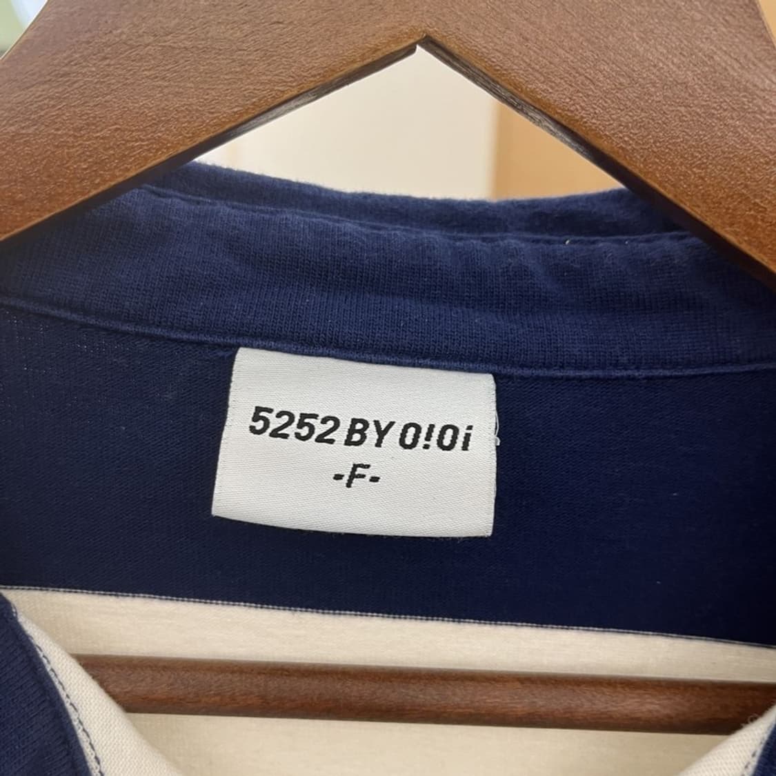 OIOI 오아이오아이 캐주얼 자수로고 긴팔카라티 100 C05421 상품이미지5