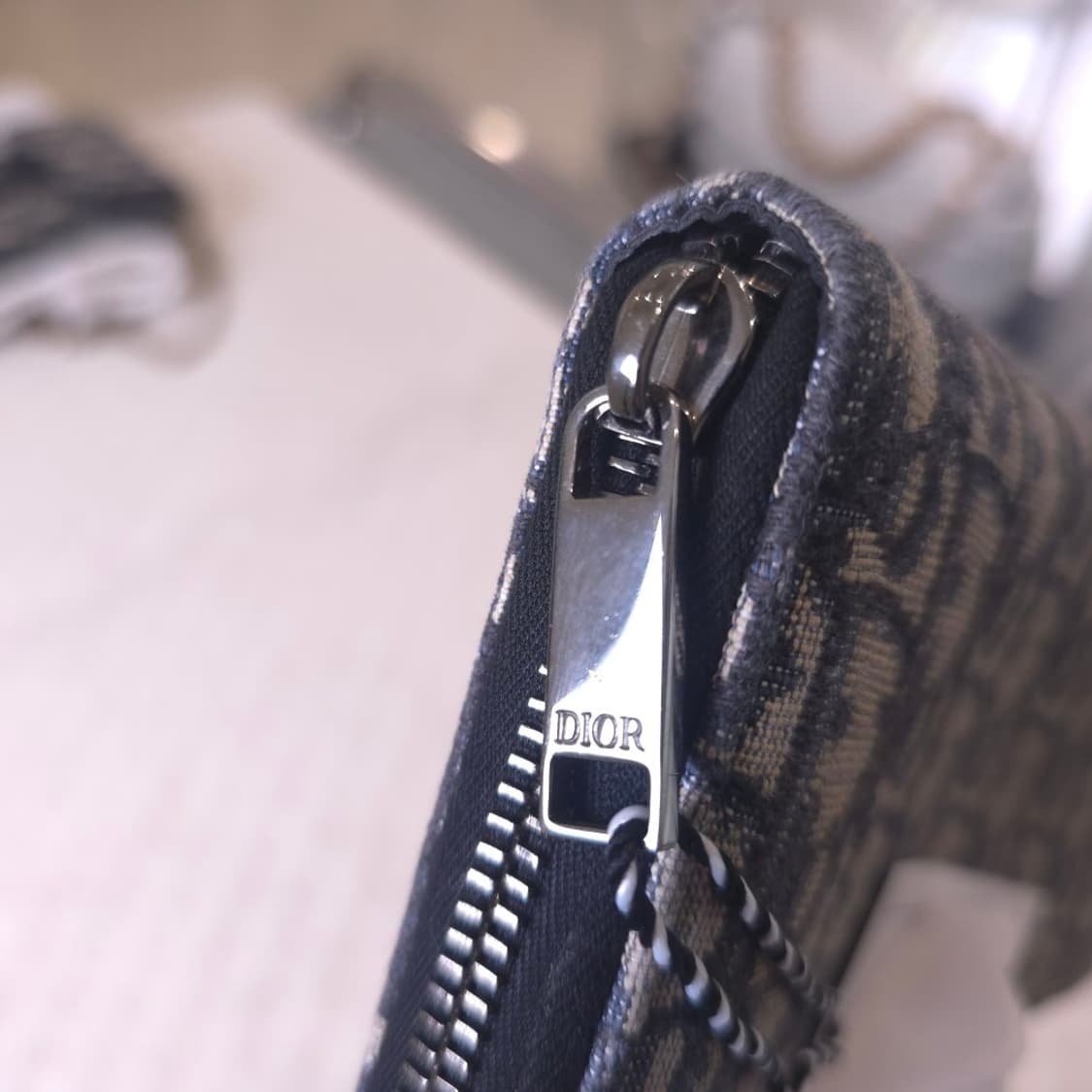 [중고/정품] 디올 오블리크 지퍼 장지갑 상품이미지3