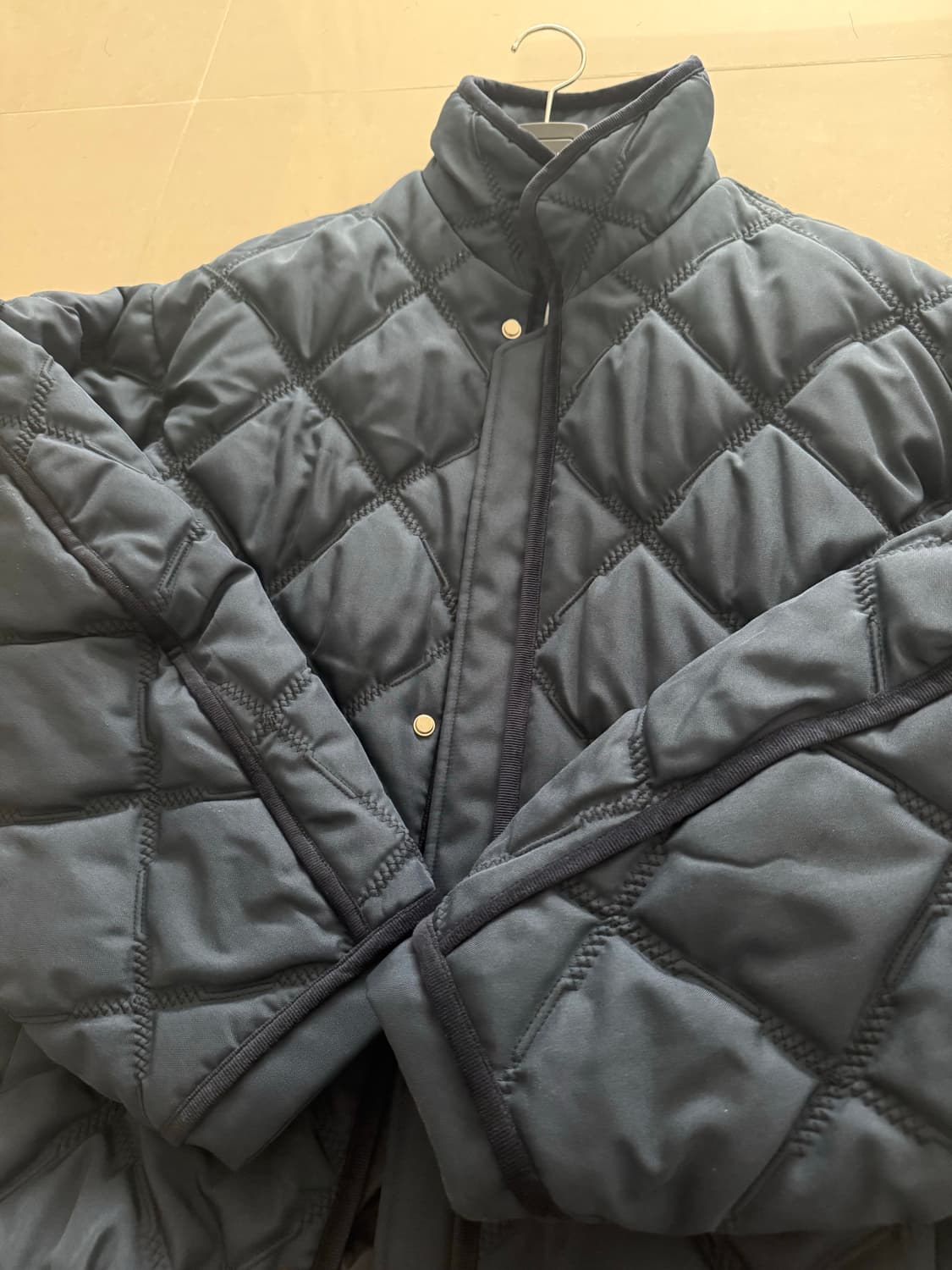 24FW 우영미 퀄팅 패딩 네이비 상품이미지4