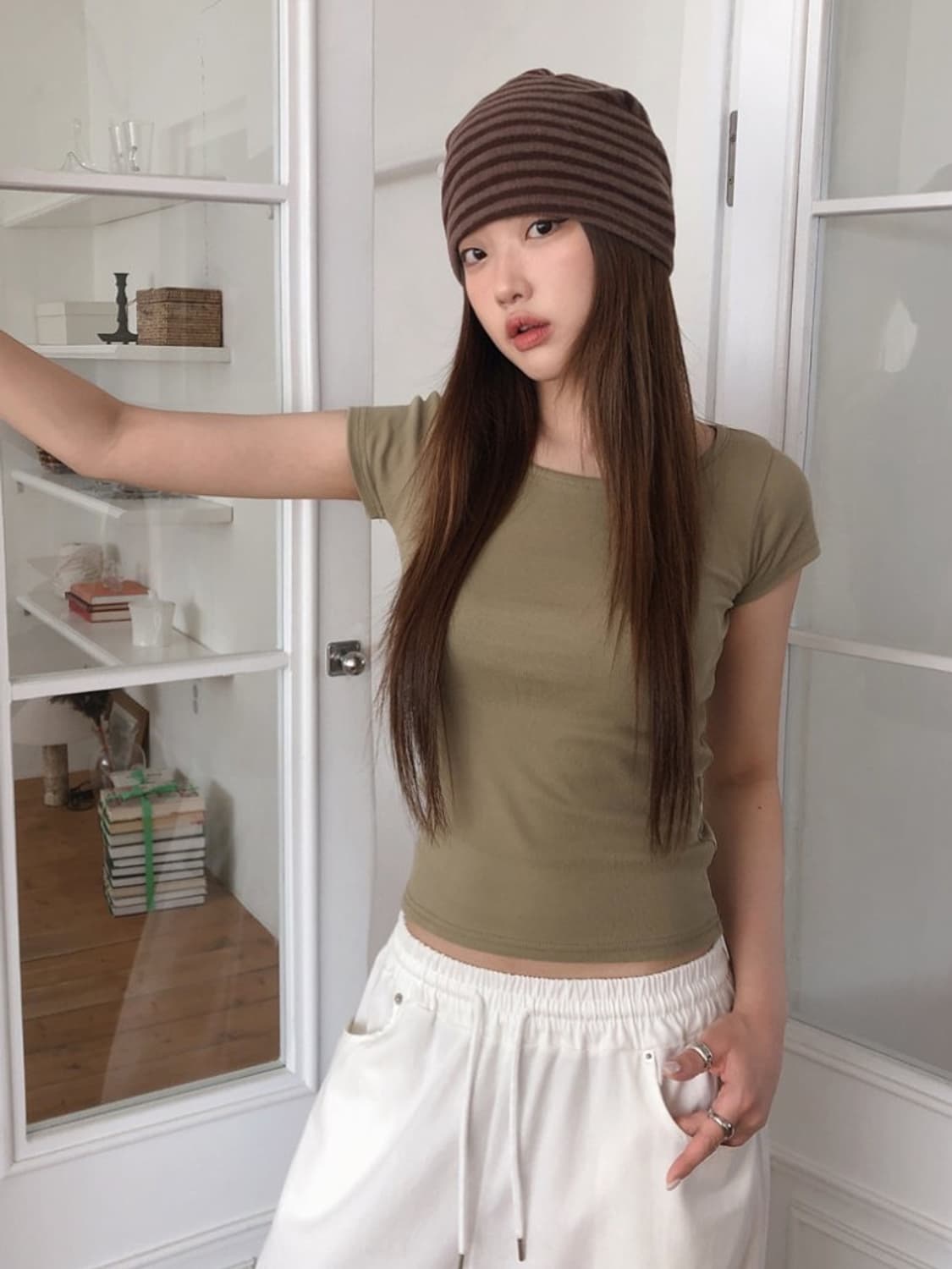 데일리 슬림 U넥 크롭 반팔티 상품이미지1