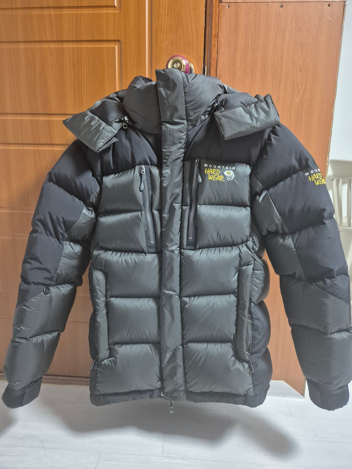 마운틴하드웨어 800필파워 구스다운 그레이 L사이즈! 상품이미지1