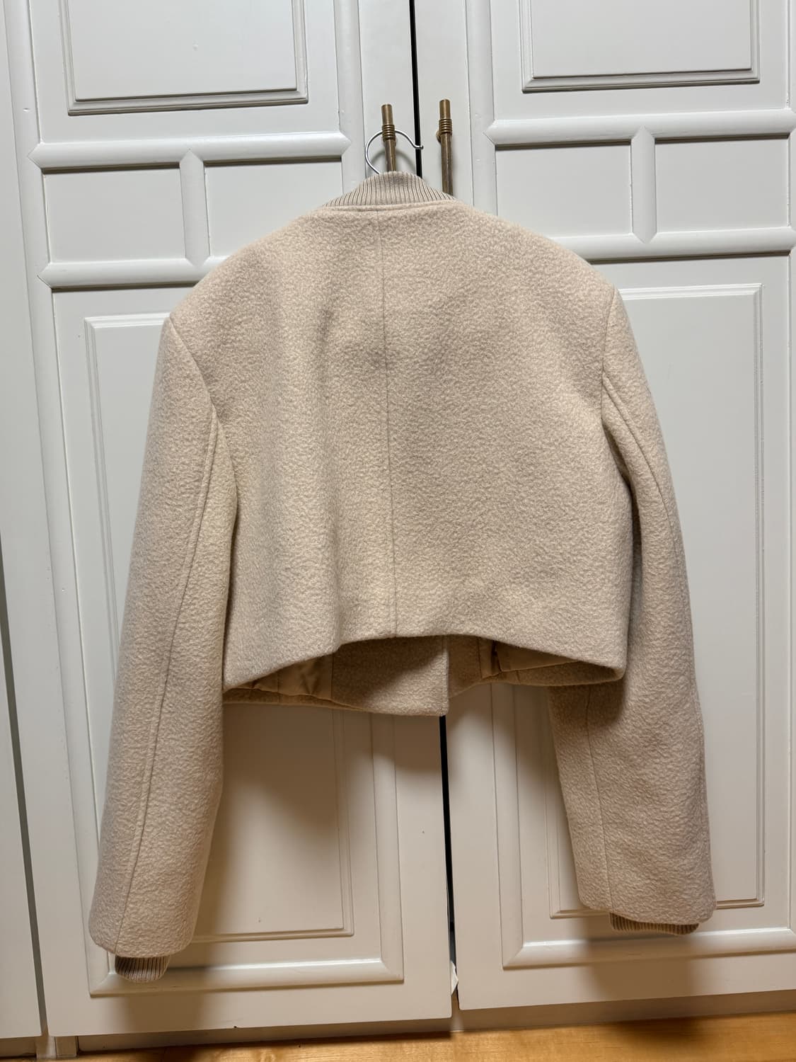 다이애그널 크롭 봄버 자켓 베이지 상품이미지3