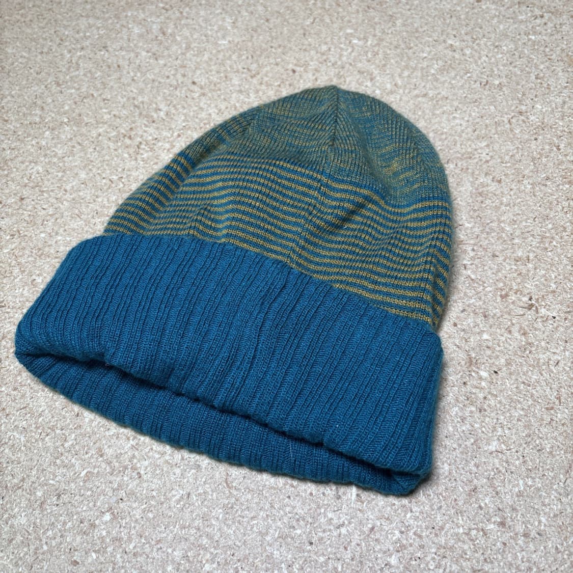 오클리 스트라이프 커프드 비니 상품이미지2