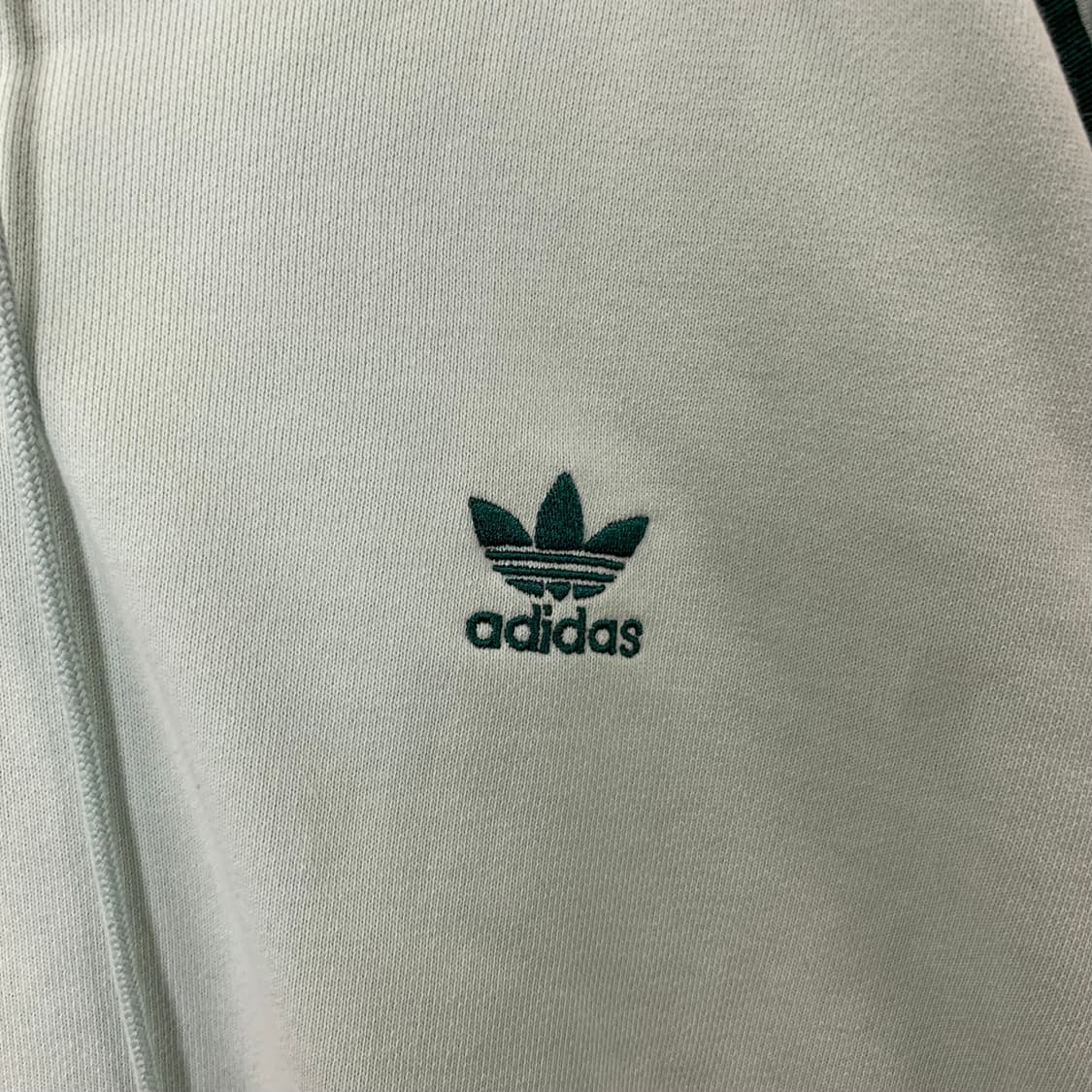 아디다스 사이드라인 화이트 크롭 후드티 상품이미지4