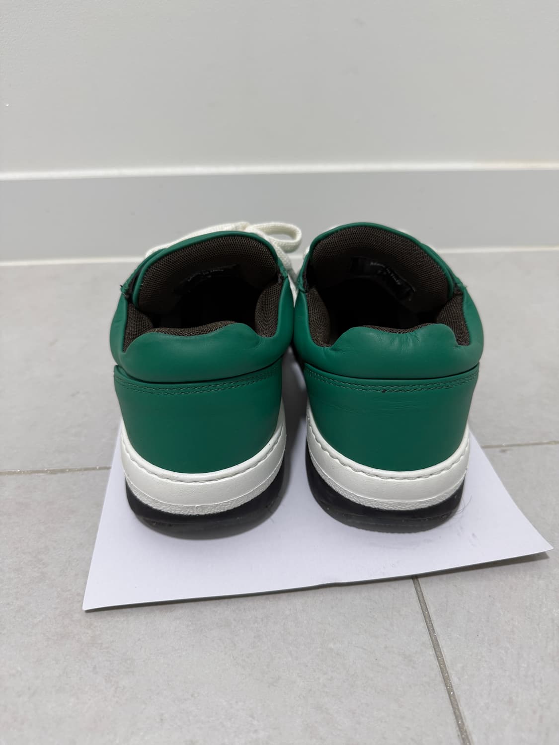 써네이 39사이즈 그린 팝니다 상품이미지3