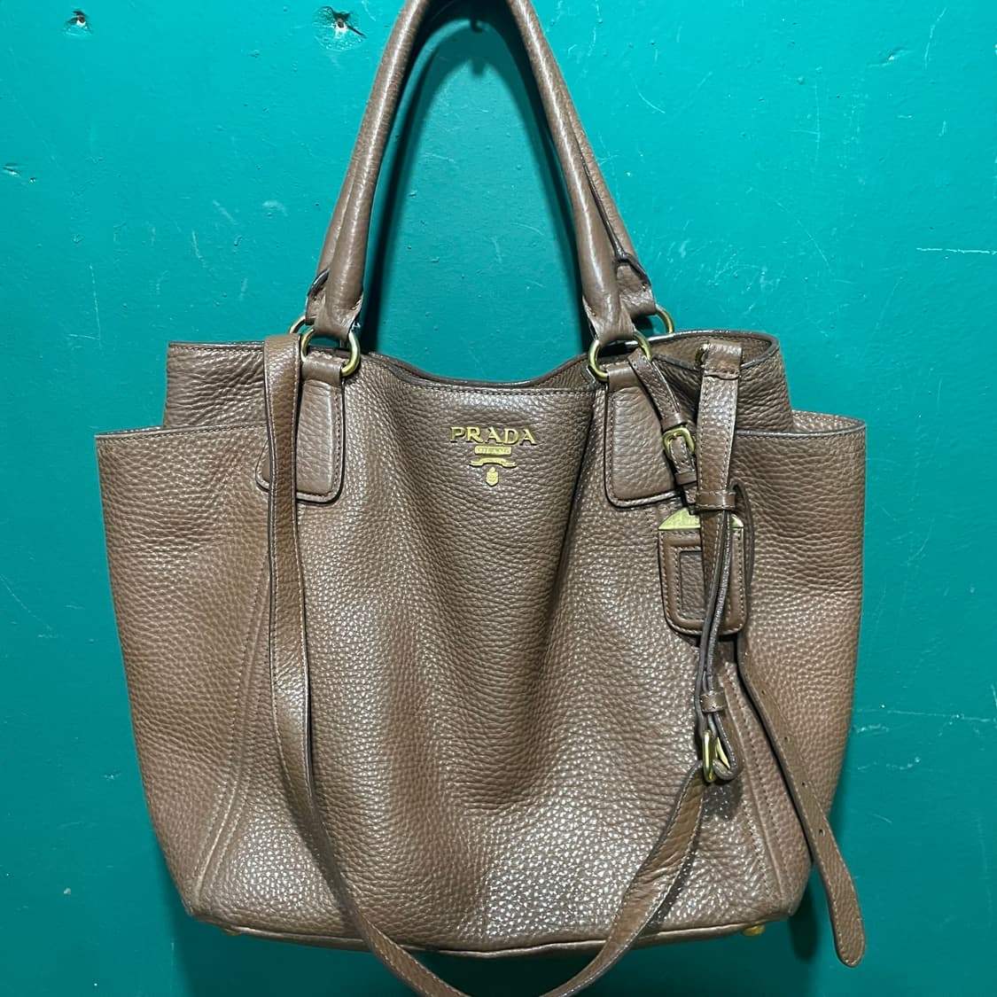 프라다 비텔로 가죽 숄더크로스백 상품이미지1