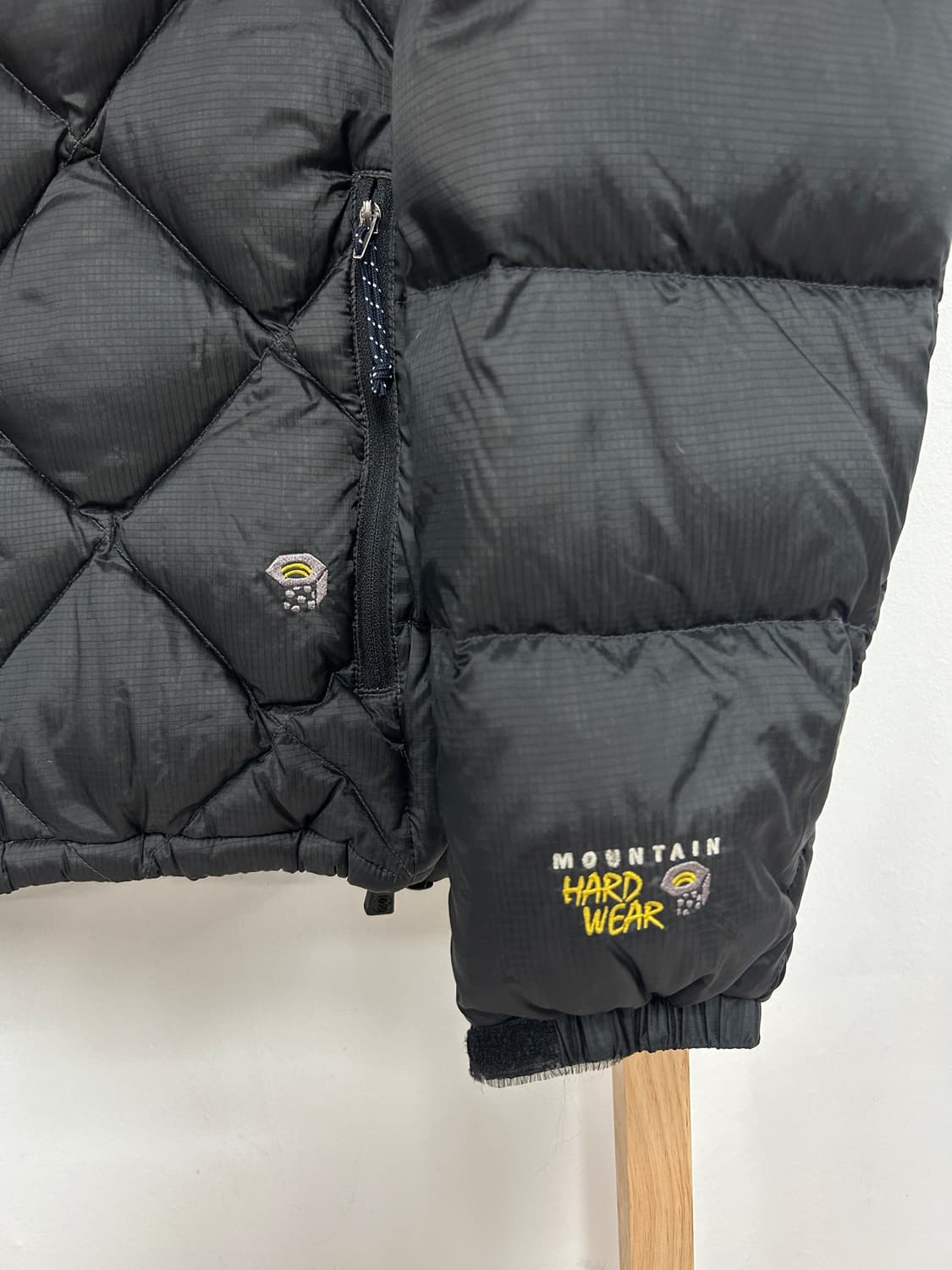 마운틴하드웨어 자수로고 구스다운 푸퍼 자켓 블랙 상품이미지3