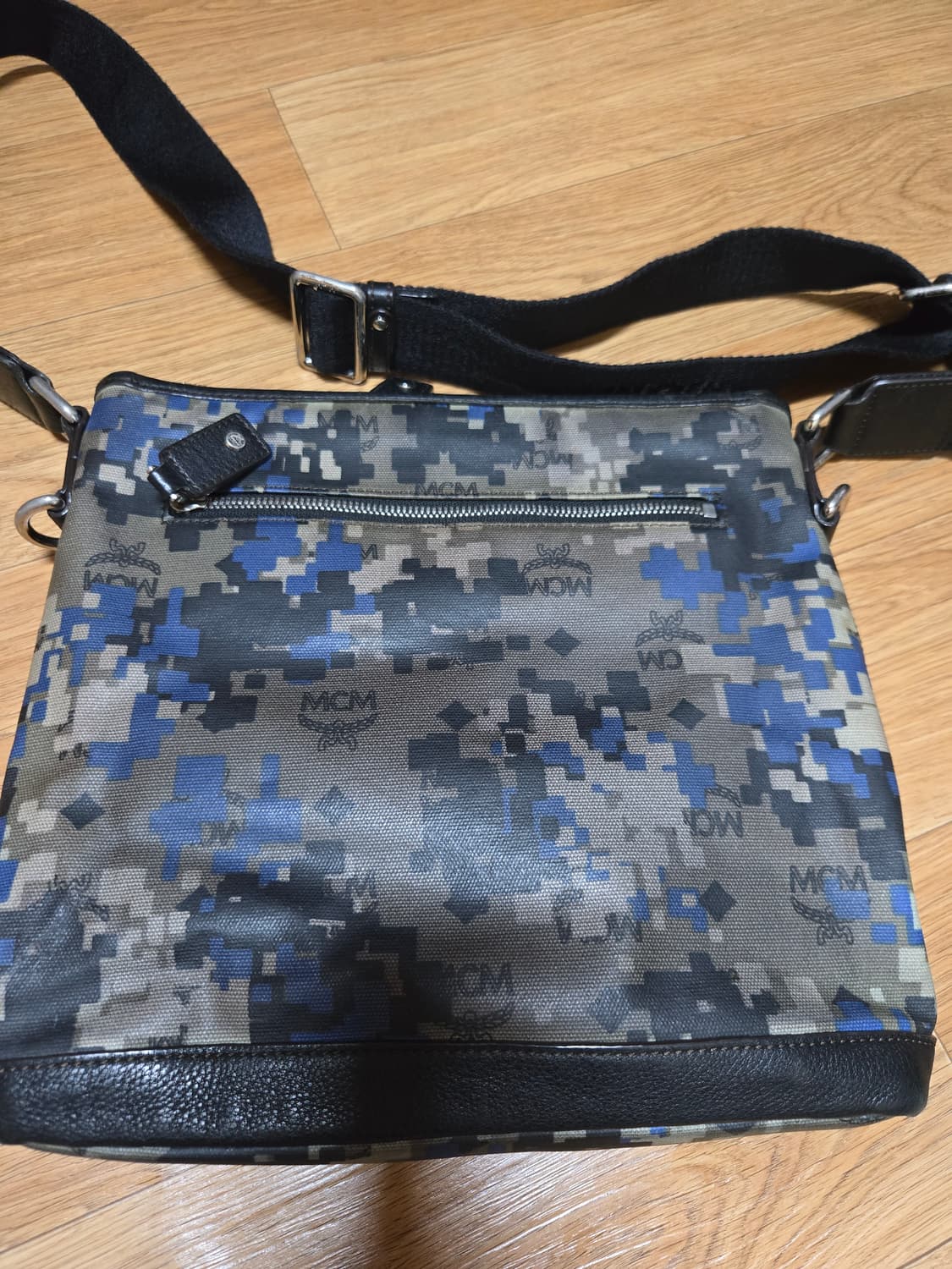 MCM 정품 카모 크로스백 상품이미지5