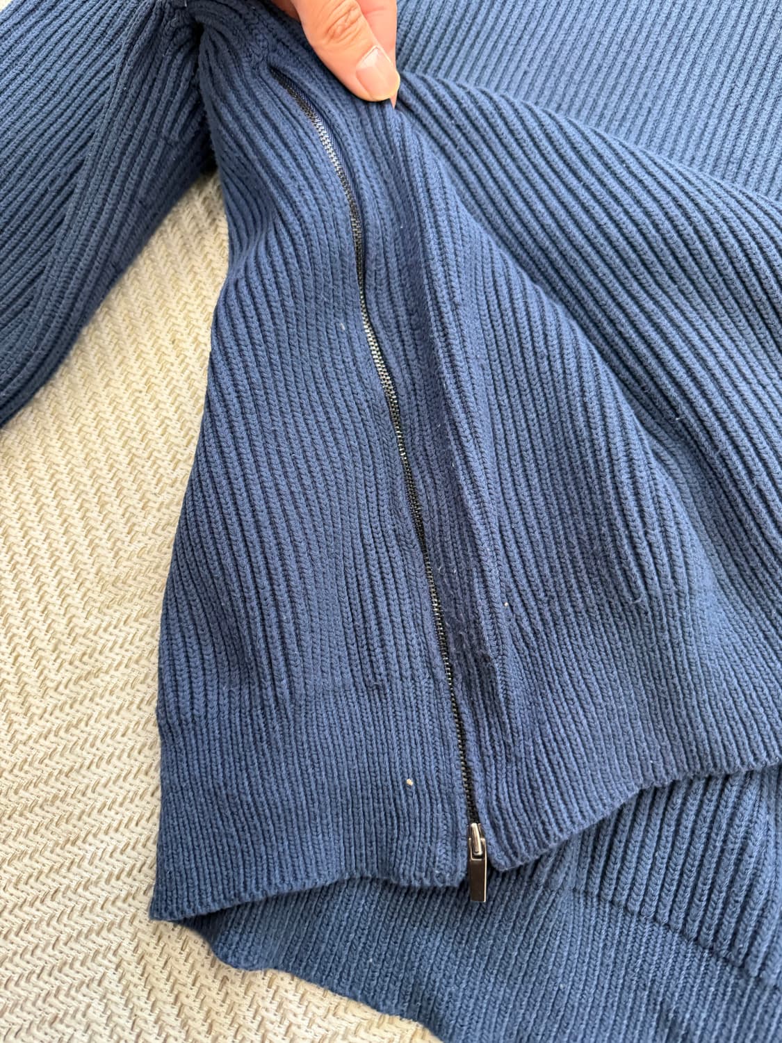 정품) 더캐시미어 한섬 루즈핏 사이드지퍼 골지 니트 M  상품이미지6