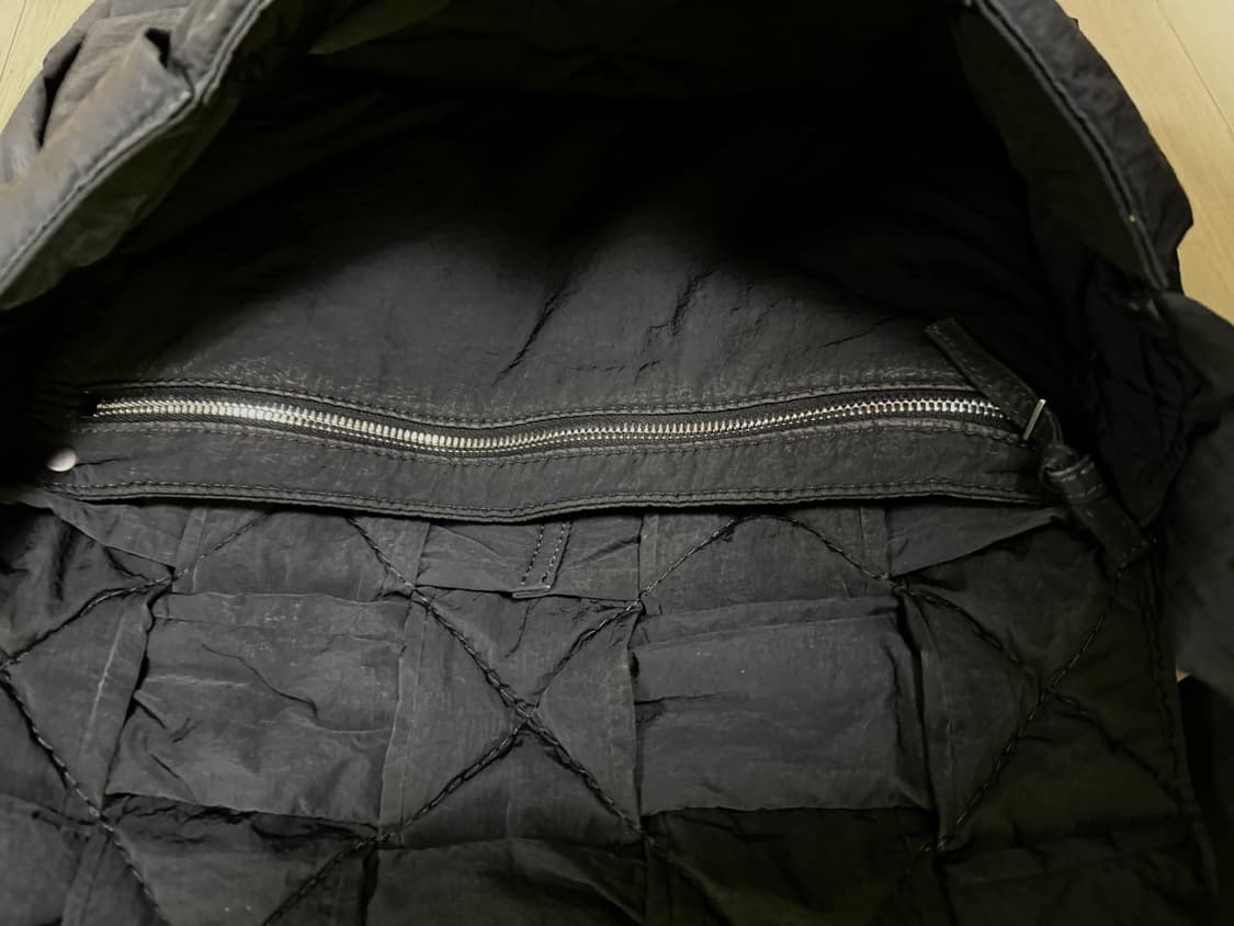 보테가베네타 테크 패딩 카세트백 맥시 상품이미지5