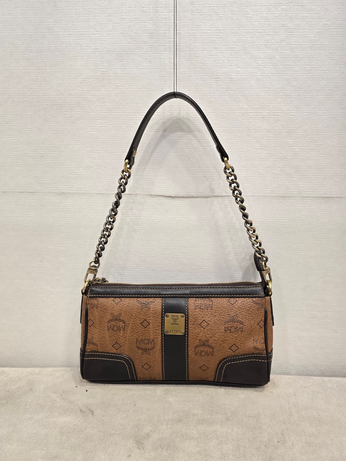 엠씨엠 MCM 비세토스 체인 미니 숄더백 상품이미지1