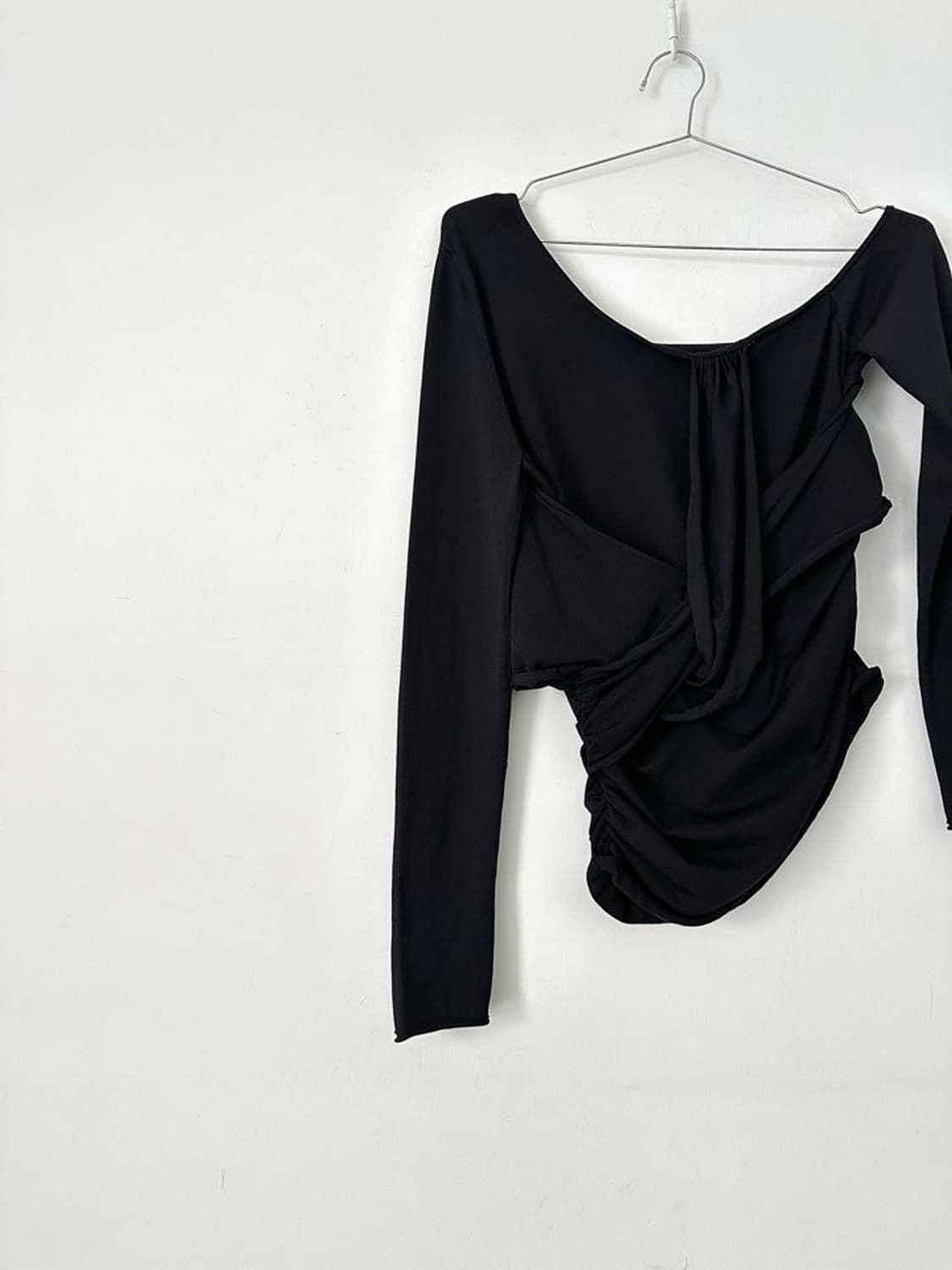 Entwin shoulder knit / black 상품이미지5