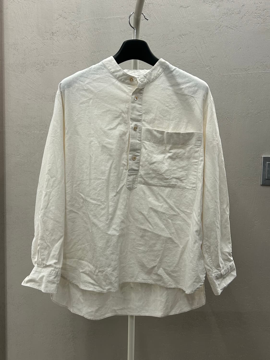 로드존그레이 화이트 헨리넥 셔츠 상품이미지2