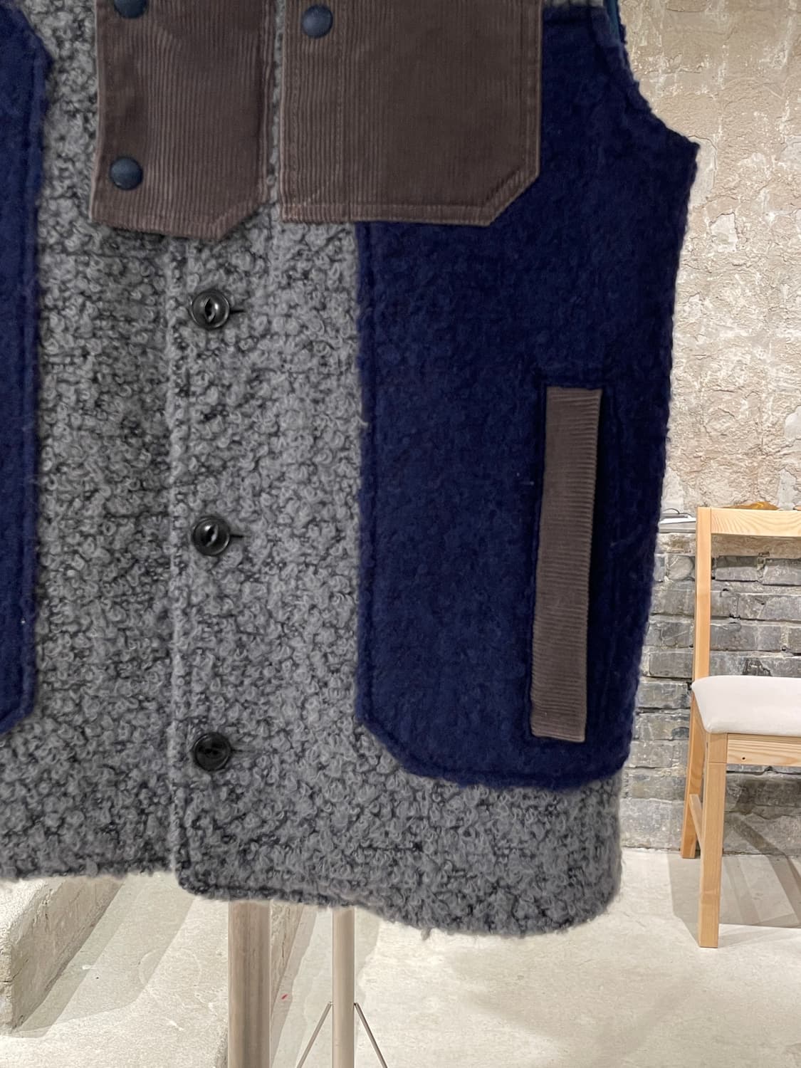 제너럴 아이디어 그레이 코듀로이 카라 배색 울 베스트 상품이미지5