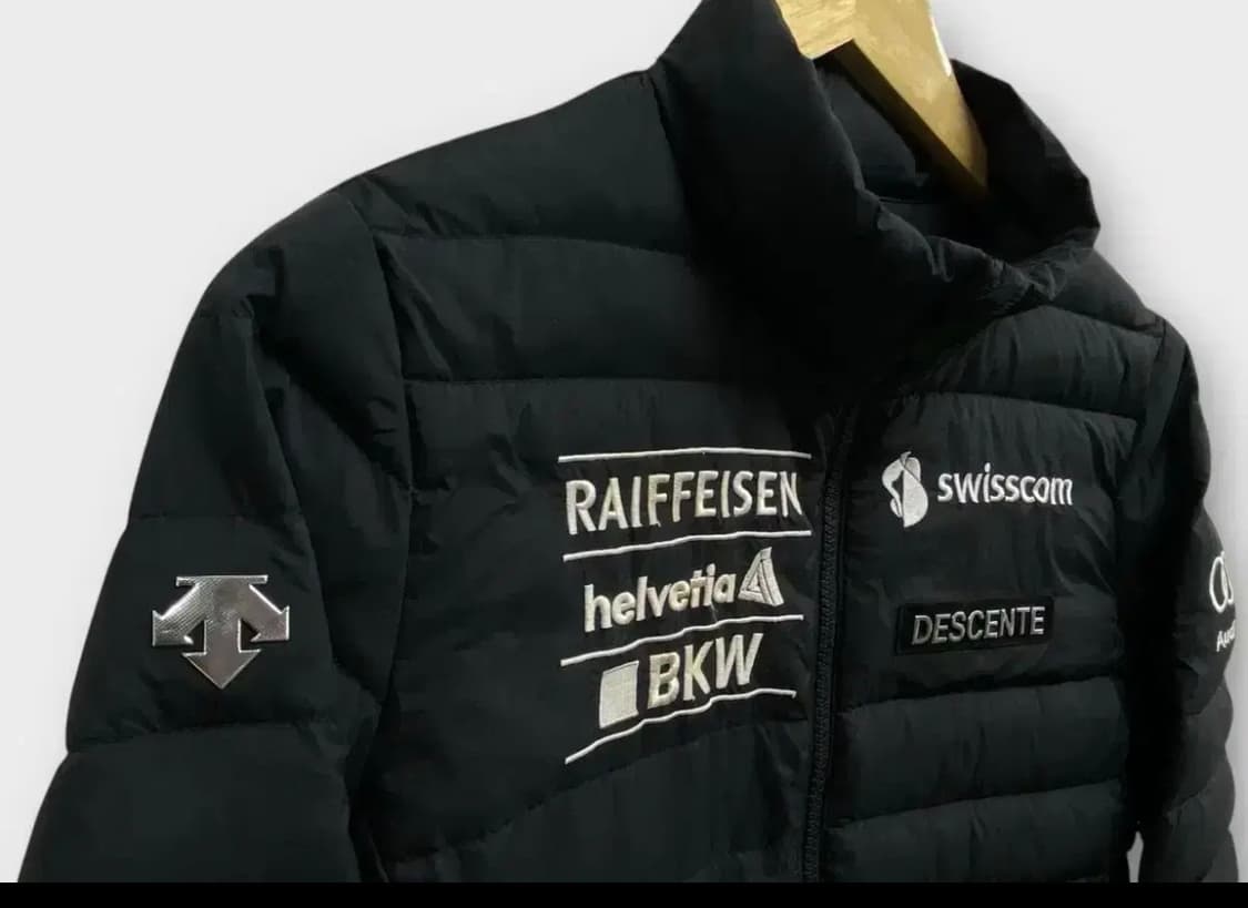 데상트 아우디 경량패딩 상품이미지3