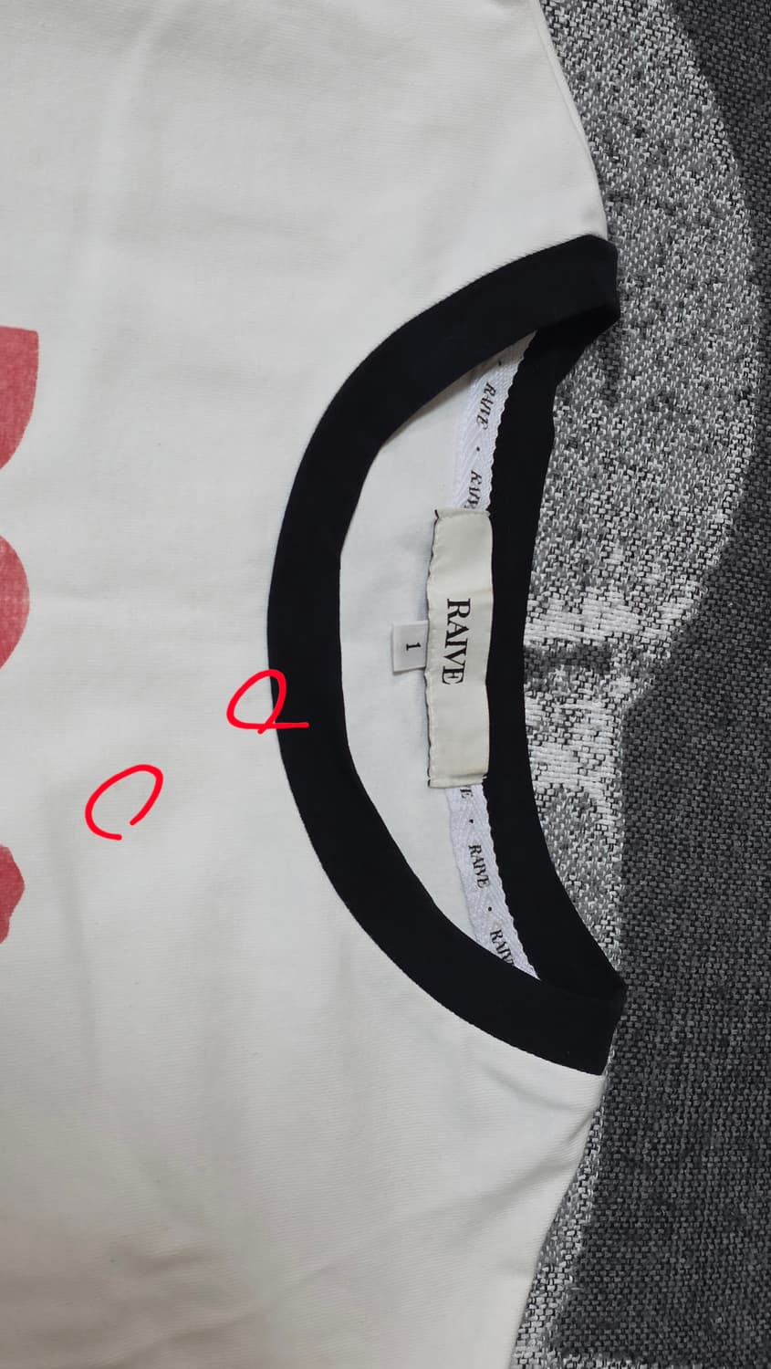 [아이돌 착용] RAIVE 레이브 백리스 De Flores 핫걸 티셔츠 상품이미지6