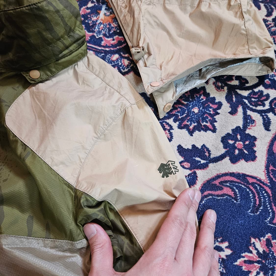 코오롱(KOLON) 카키 컬러 배색 경량 바람막이 90size 상품이미지5