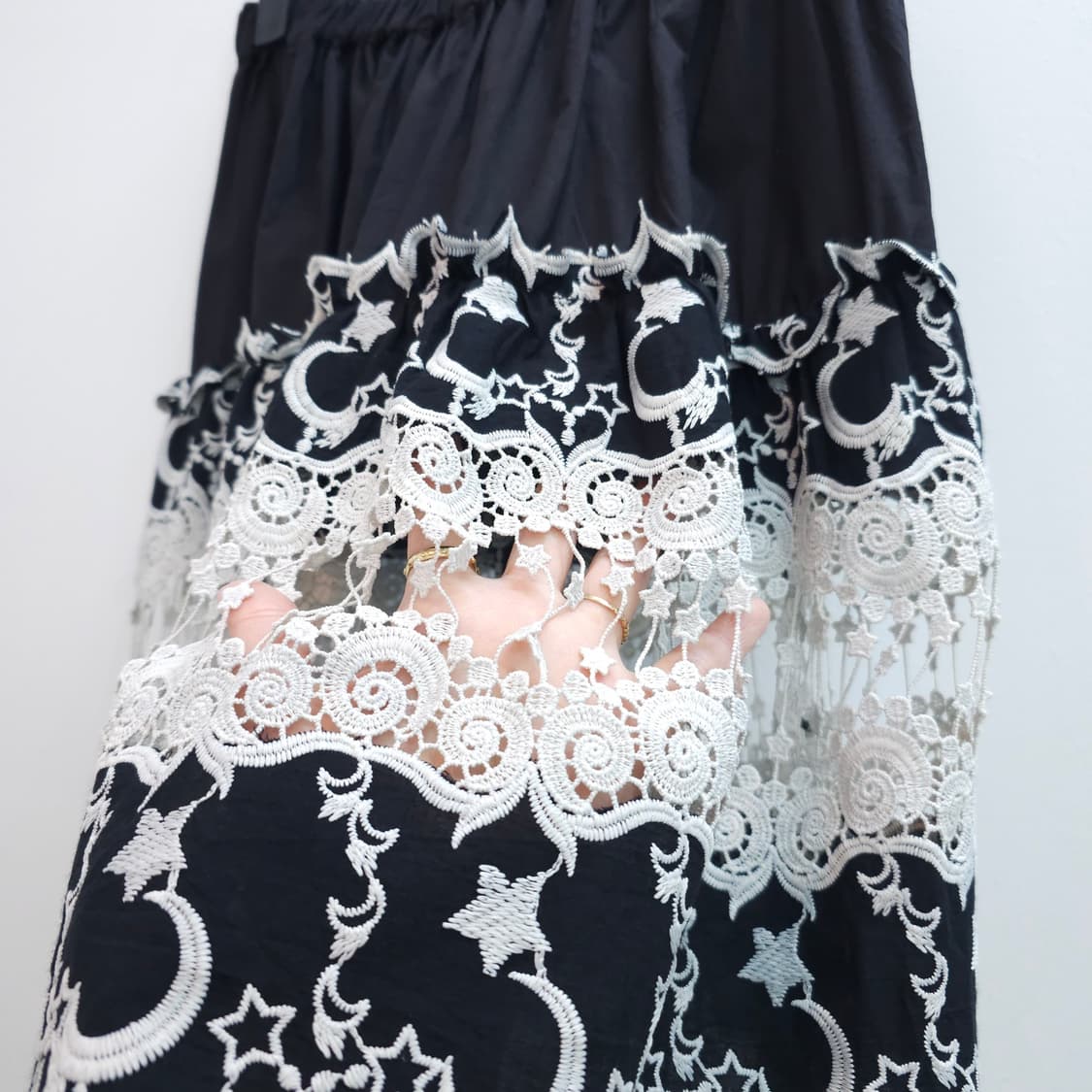 별달 자수 레이스 티어드 맥시 스커트 상품이미지6
