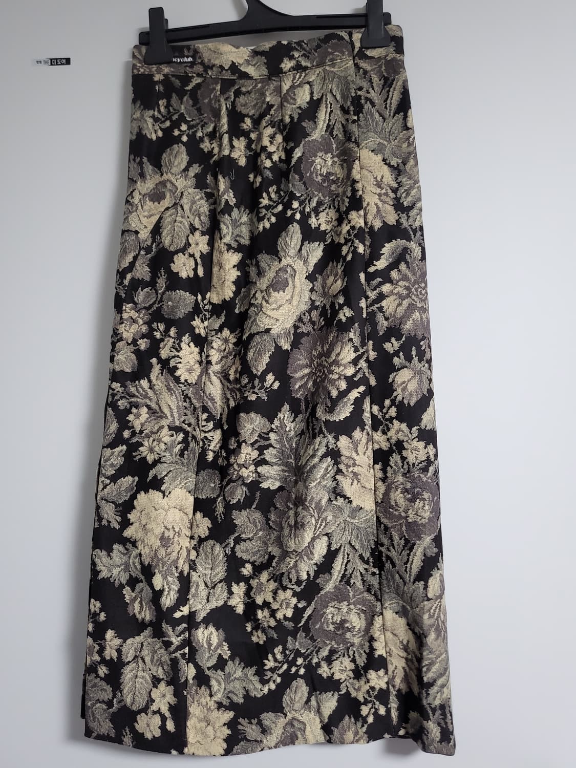 네스티팬시클럽 플라워 패턴 슬릿 롱스커트(블랙) S사이즈 상품이미지2