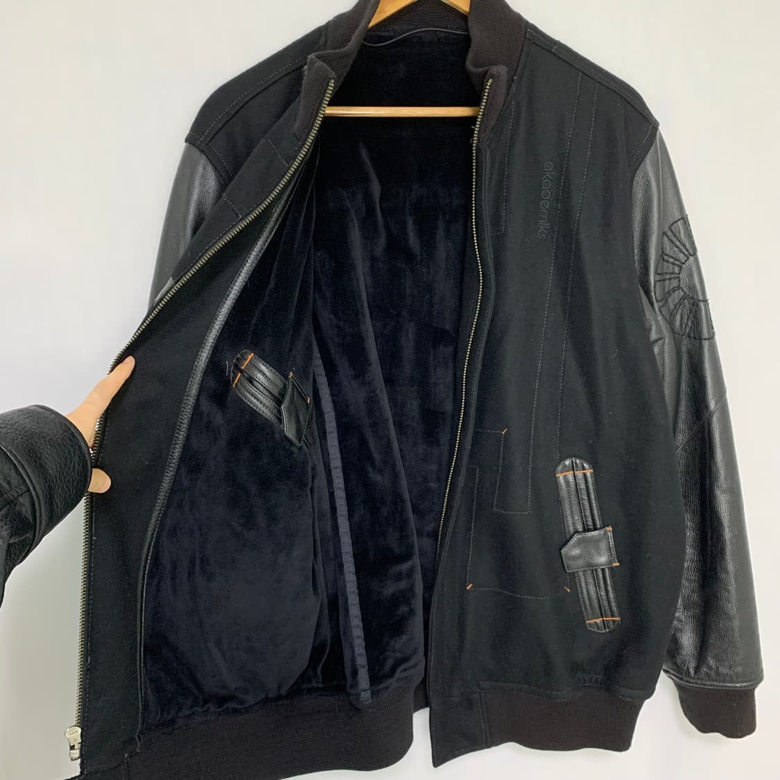 아카데믹스 블랙 레더 배색 봄버 스타디움 자켓 빈티지 00s스트릿칼하트 상품이미지4