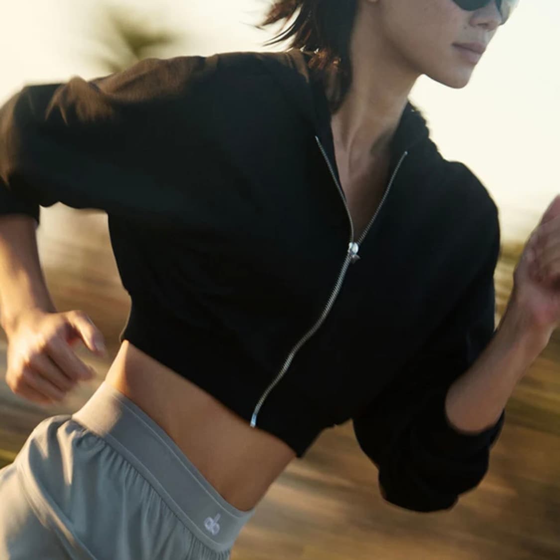 [1월 급처] 크롭 후드티 - 블랙 L 상품이미지3