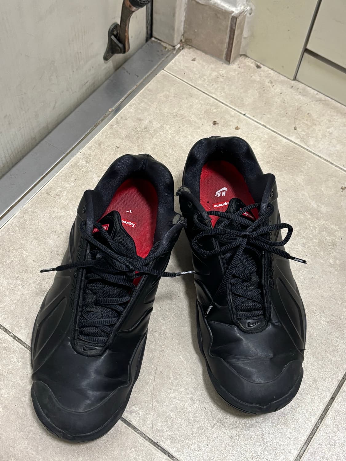 나이키 슈프림 에어줌 코트포짓 상품이미지1