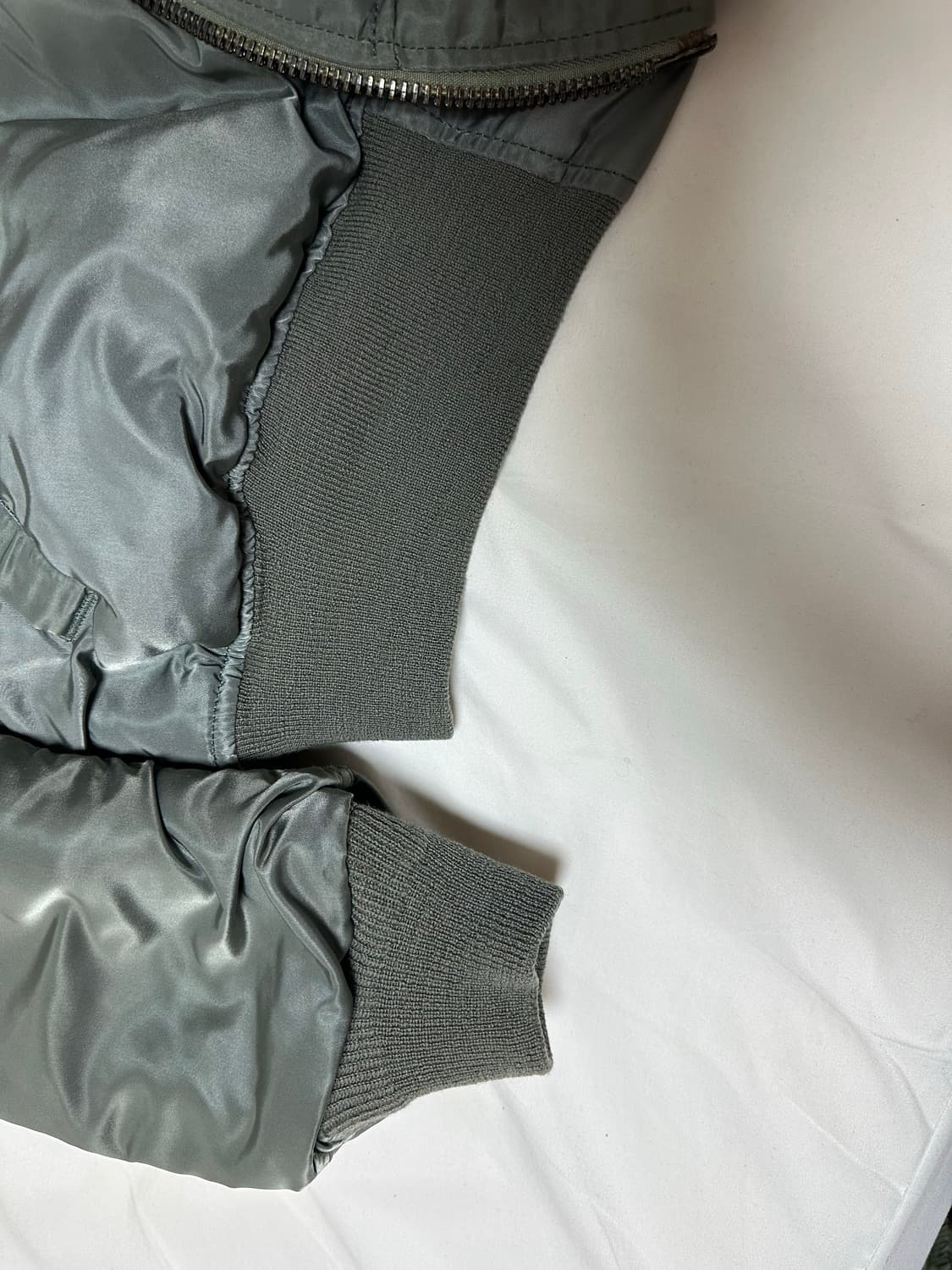 알파 마원 정밀복각 XL 데드스탁급(alpha industry ma-1) 상품이미지4