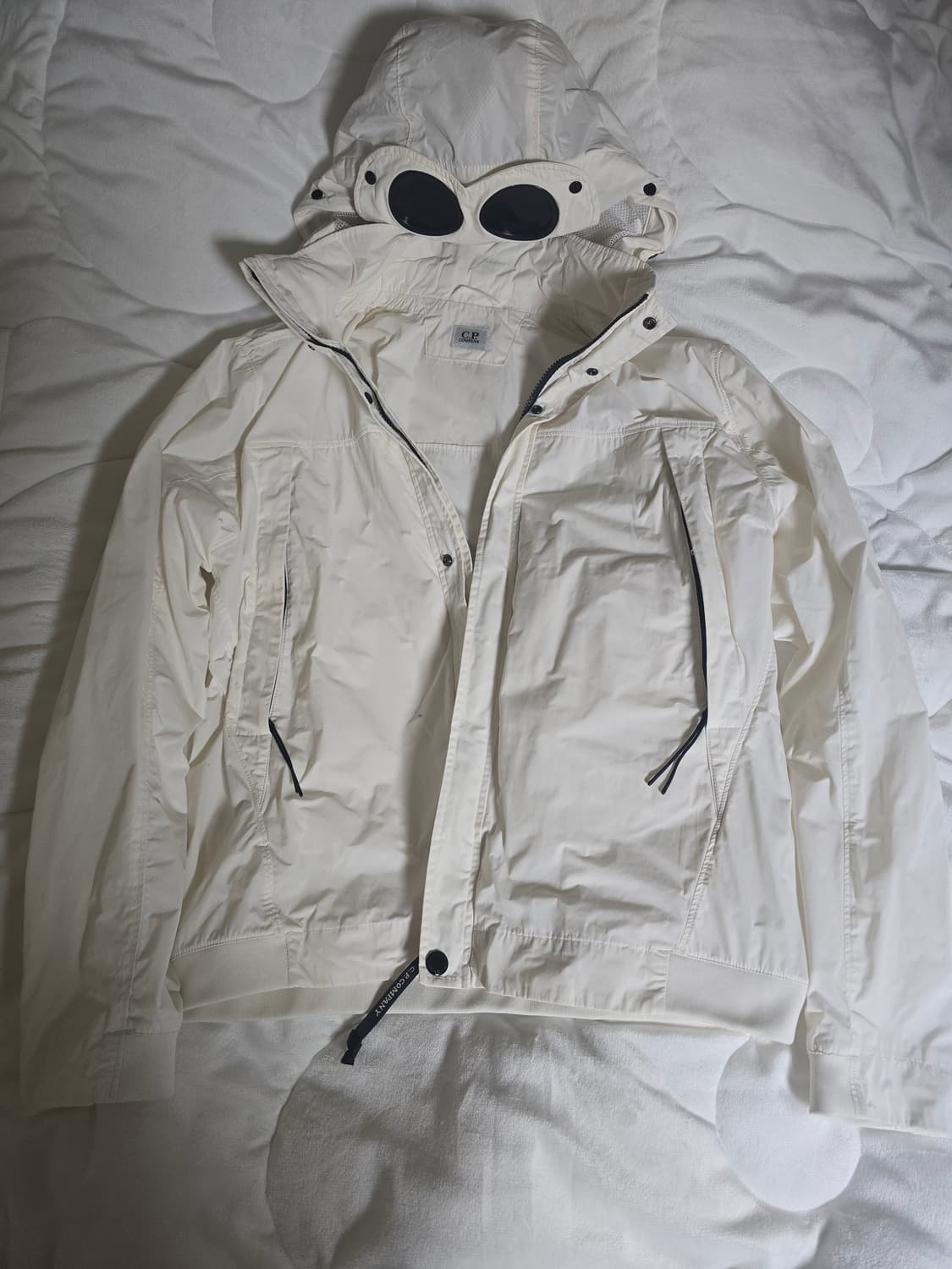 [국내정품] CP컴퍼니 멤리(MEMRI) 고글 자켓 화이트(100) 상품이미지3